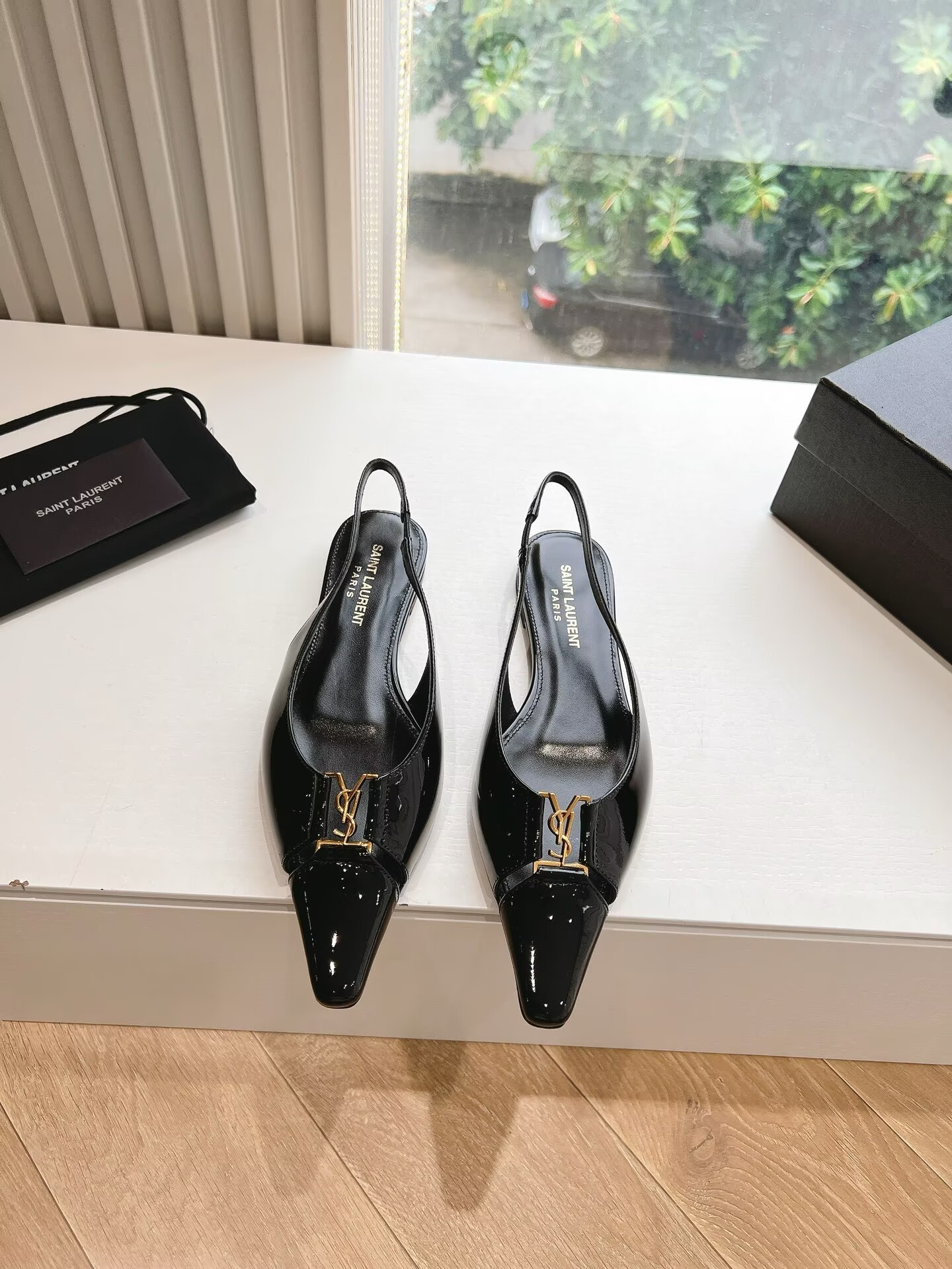UA Y51 Sa1nt Lau*nt Slingback