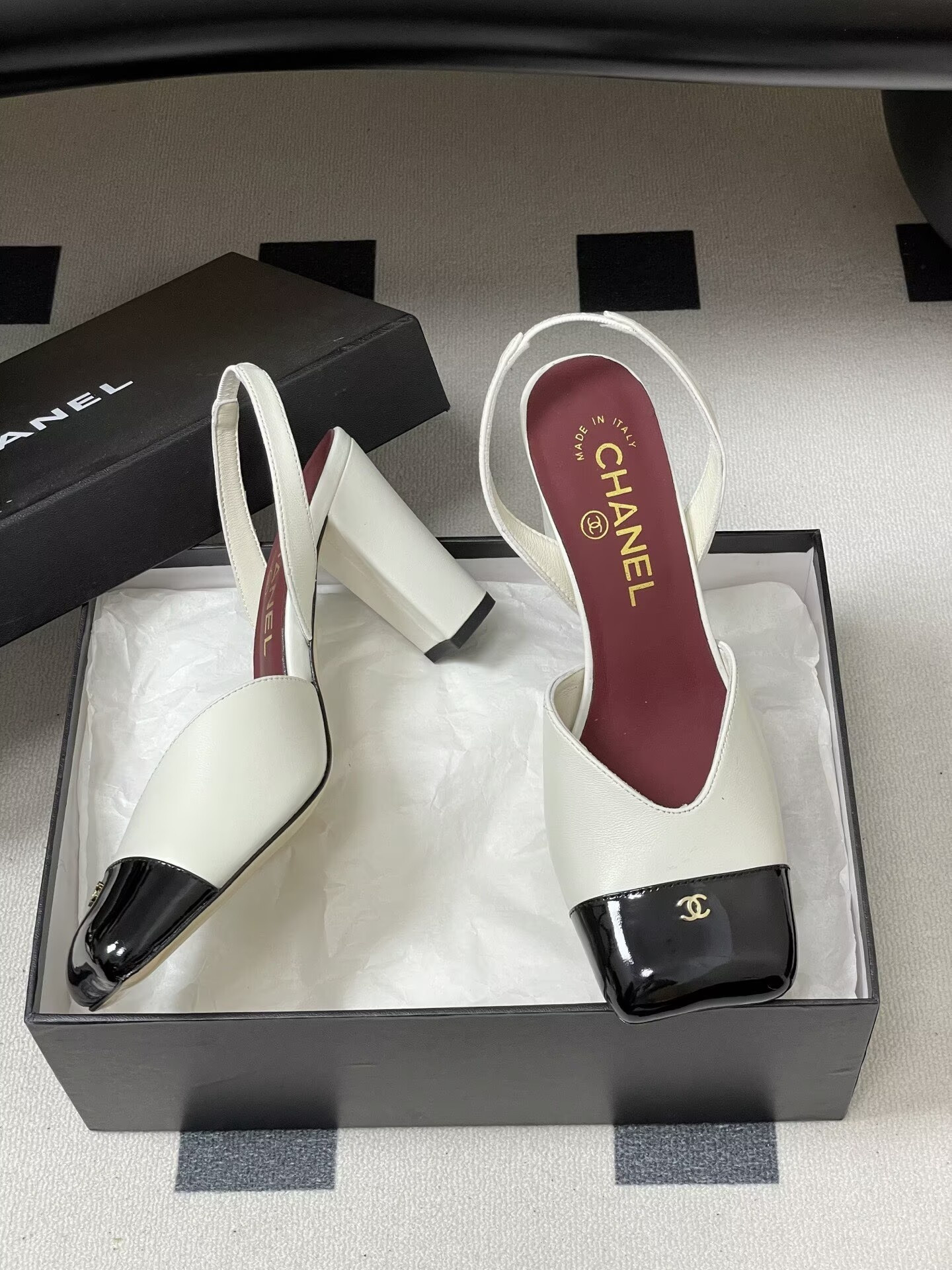 ua Ch**el slingbacks