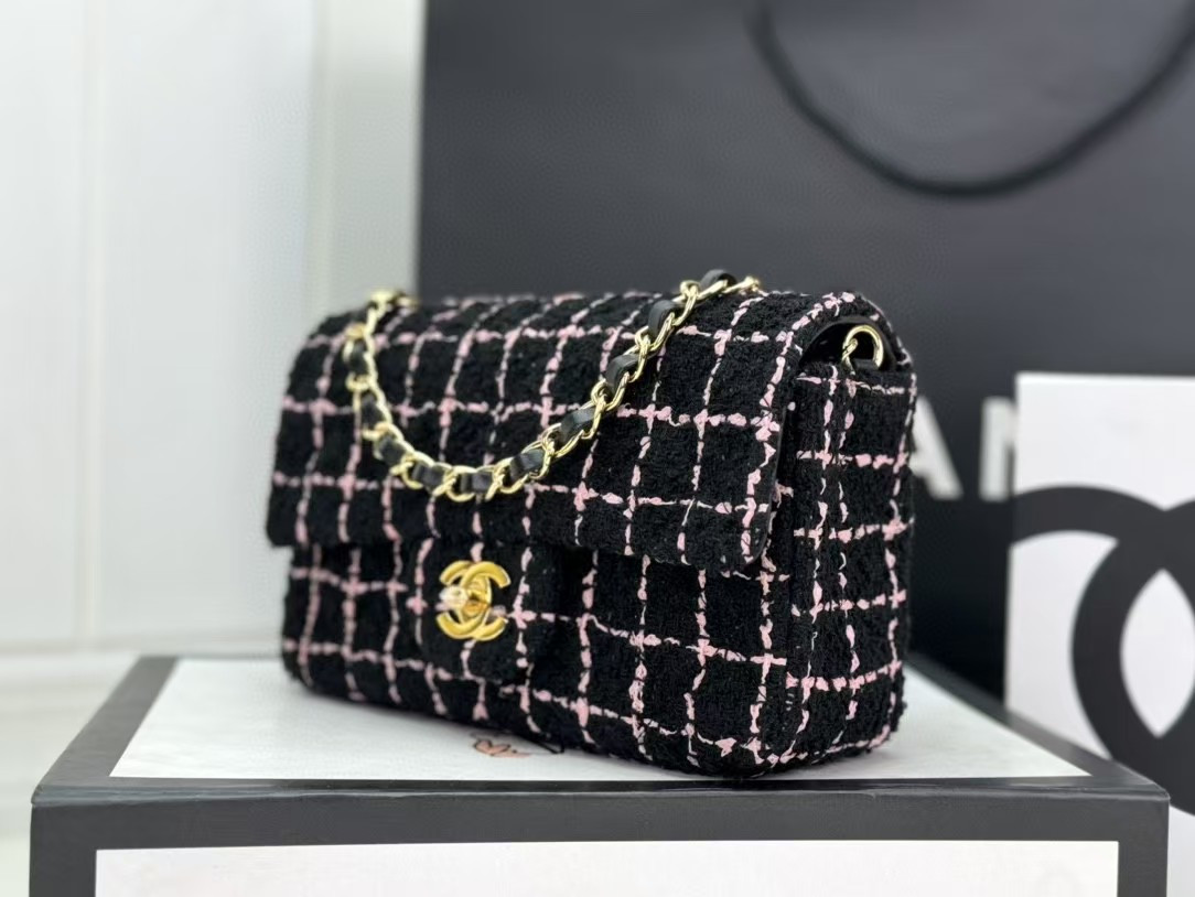 Ch**el MINI CLASSIC 11.12 HANDBAG 20 12 × 20 × 6 cm