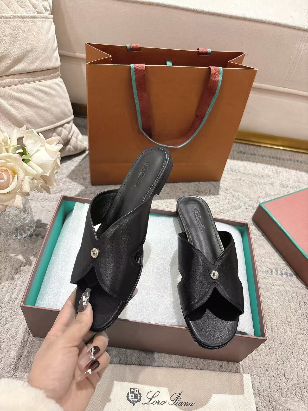 UA L0r0 P1ana Vera Sandal
