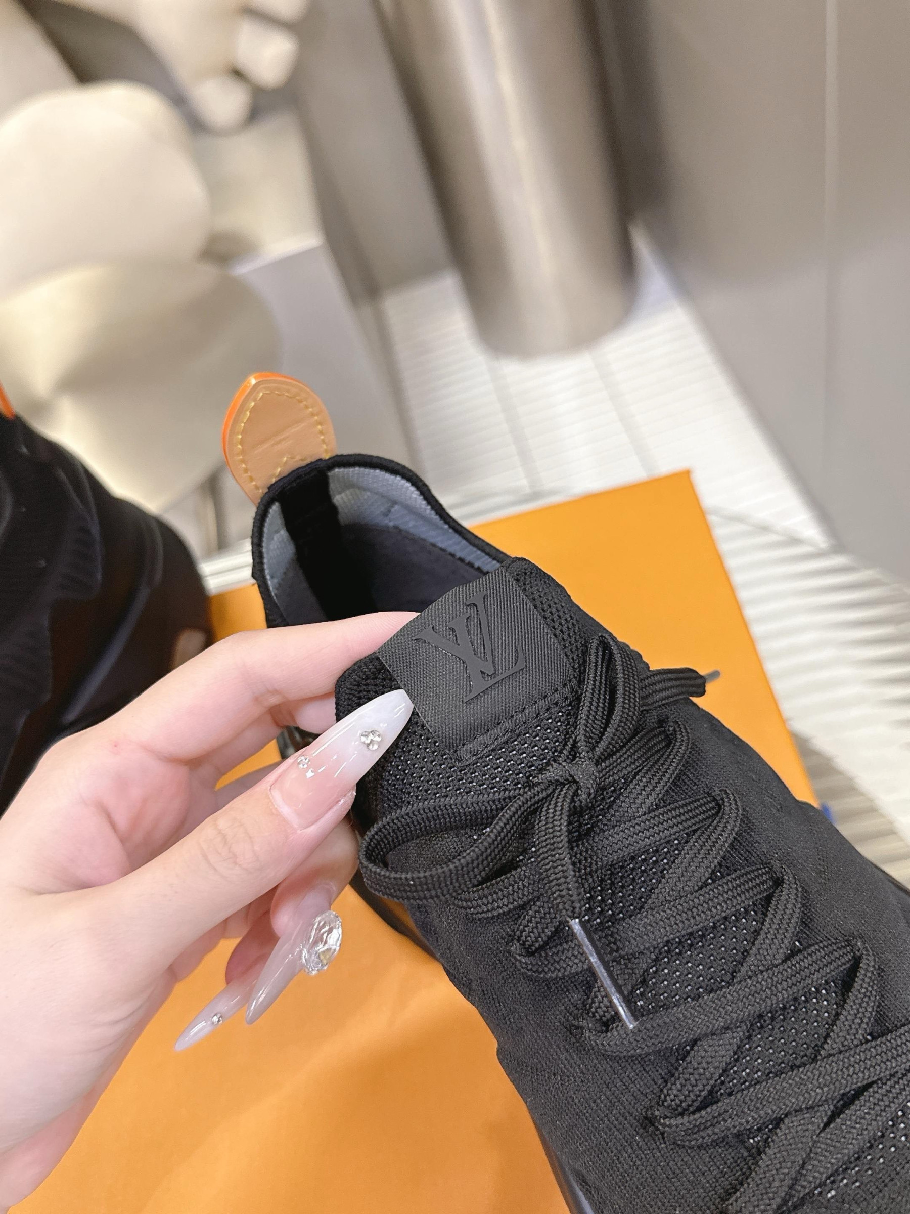 UA LV Sneakers
