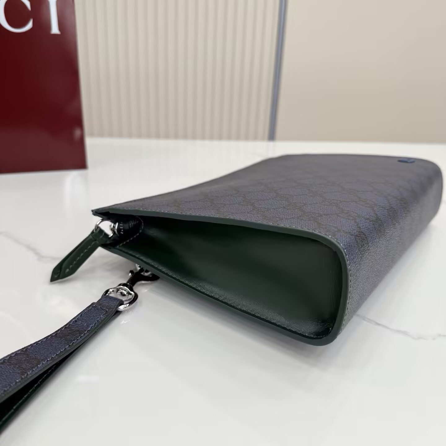 Gvc*1 Dusty Trim Medium Pouch 26x18x6cm