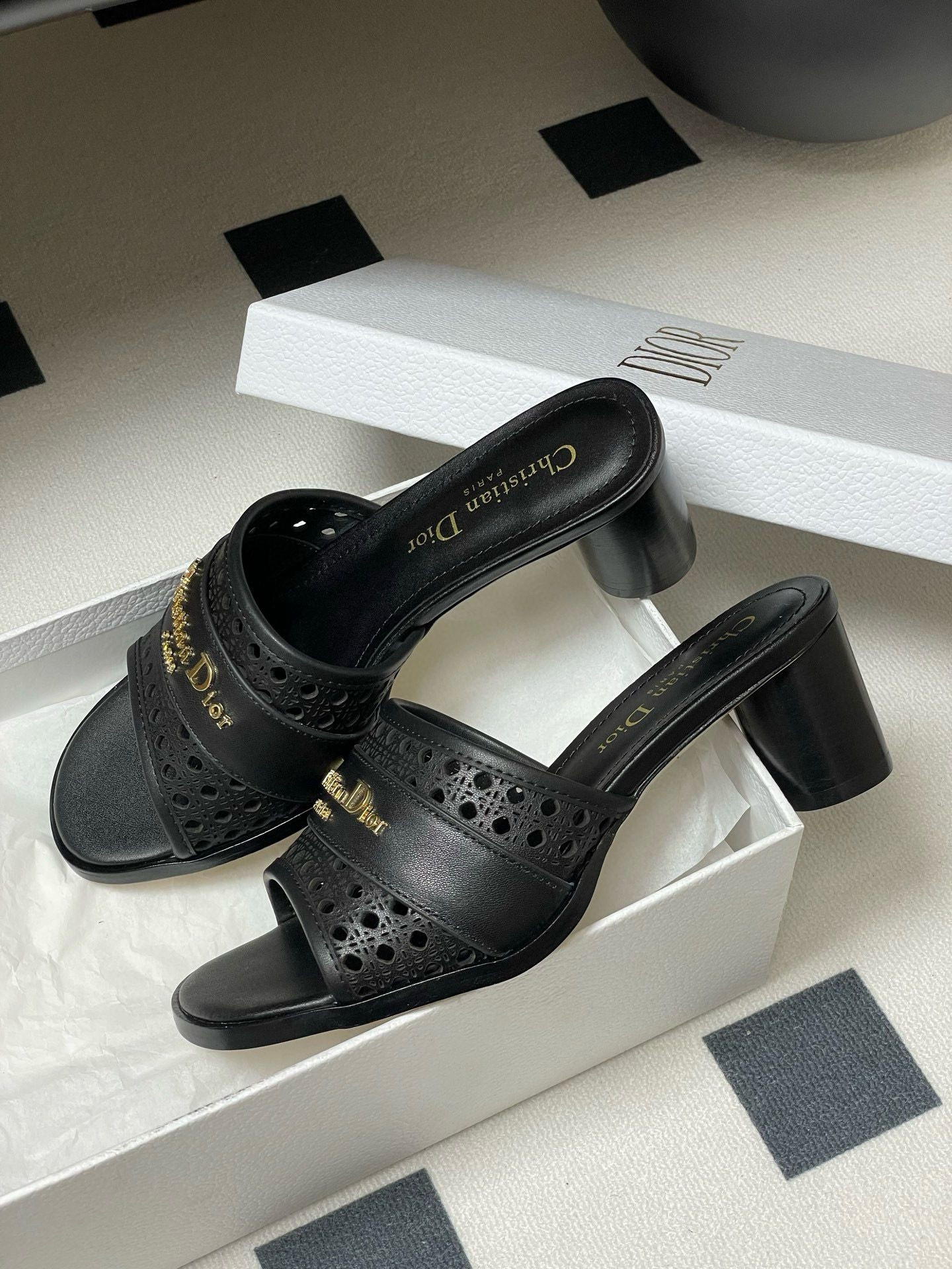 UA D10r D-Lane Heeled Slide