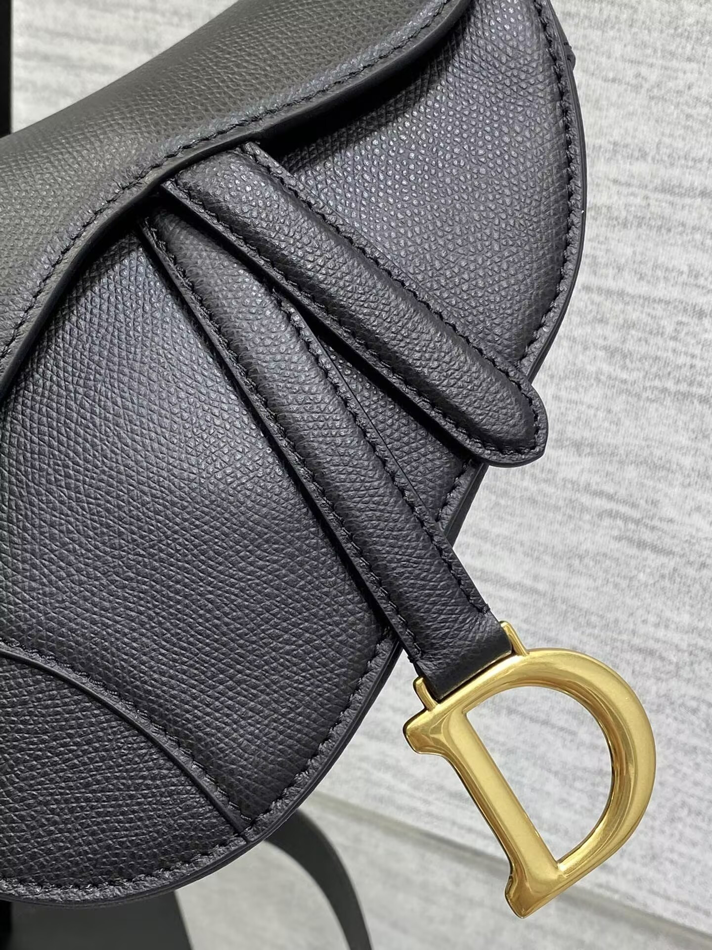 D10r MINI SADDLE BAG WITH STRAP Black Grained Calfskin 19 x 16 x 5 cm