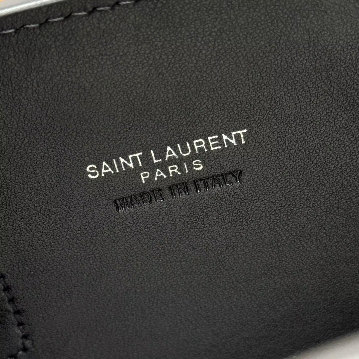 Y51 SAC DE JOUR IN GRAINED LEATHER NANO 22x17x9cm