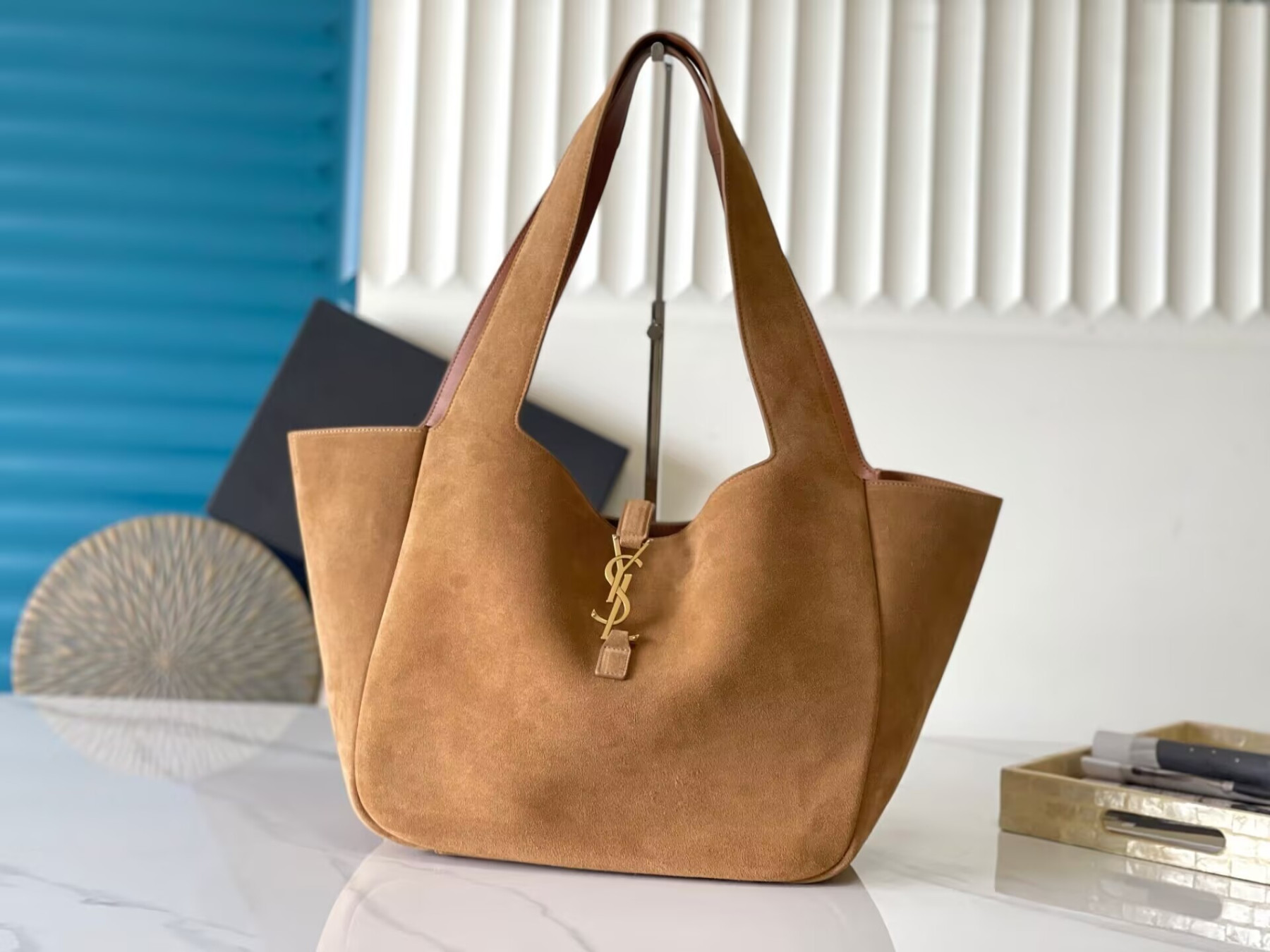 Y51 le 5 à 7 bea in suede 50×28×18cm