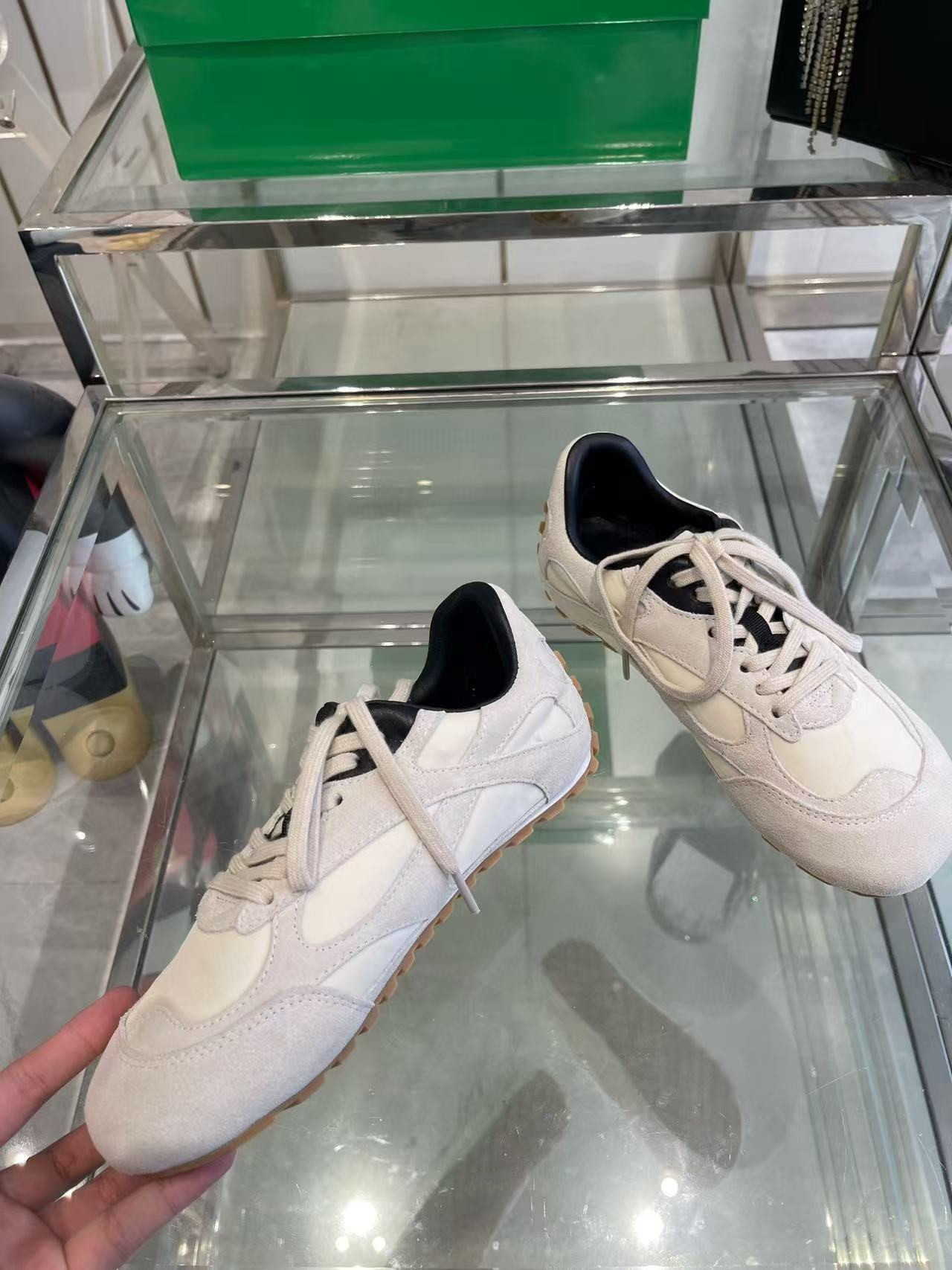 UA B0tt*ga Ven*ta Orbit Sneakers