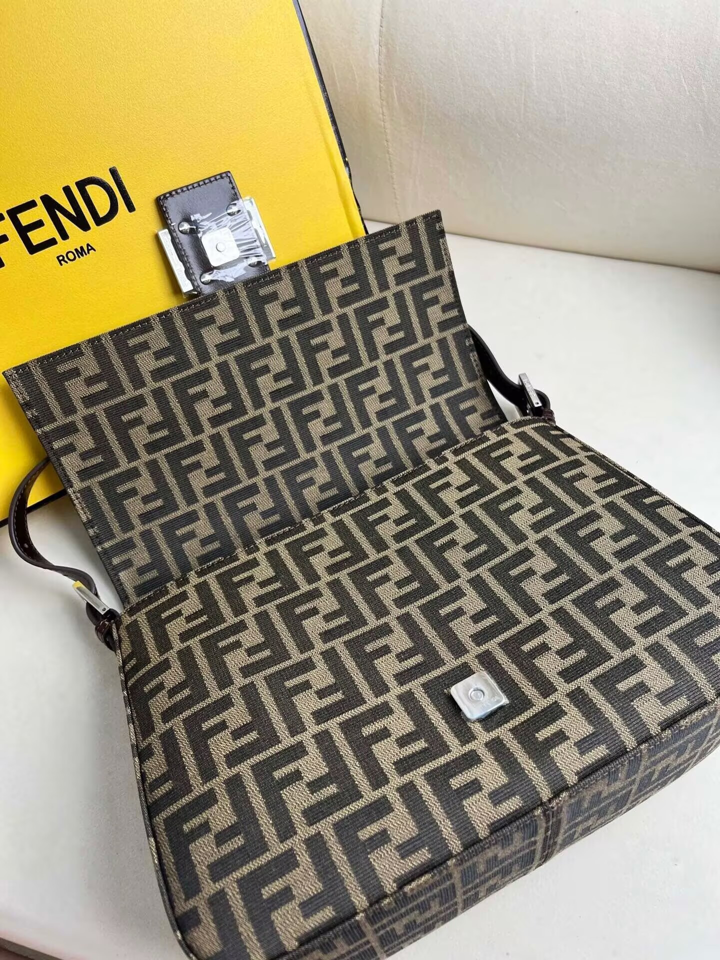 F**di Zucca Pattern Mamma Bucket Shoulder Bag 29x21x11cm