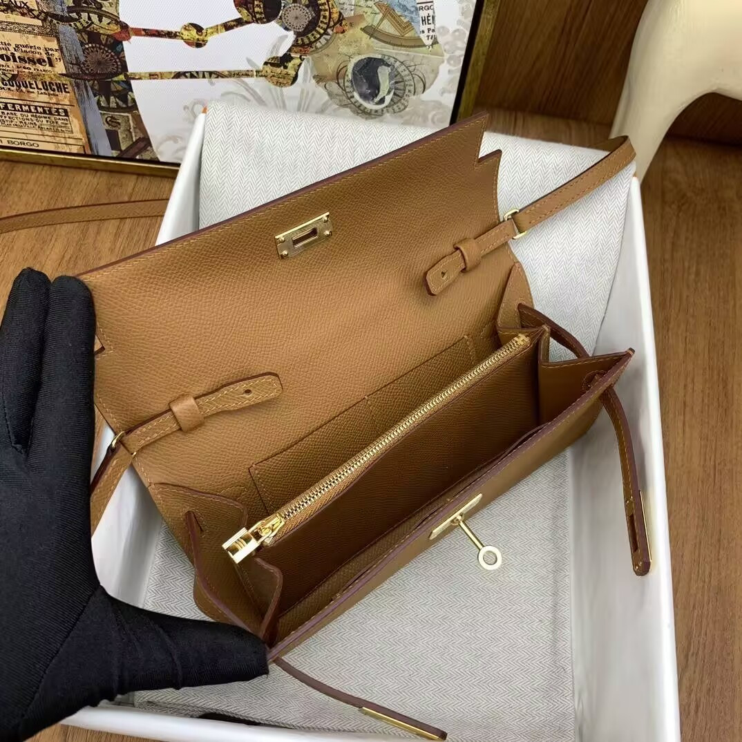 H**me5 Kelly Classique To Go wallet