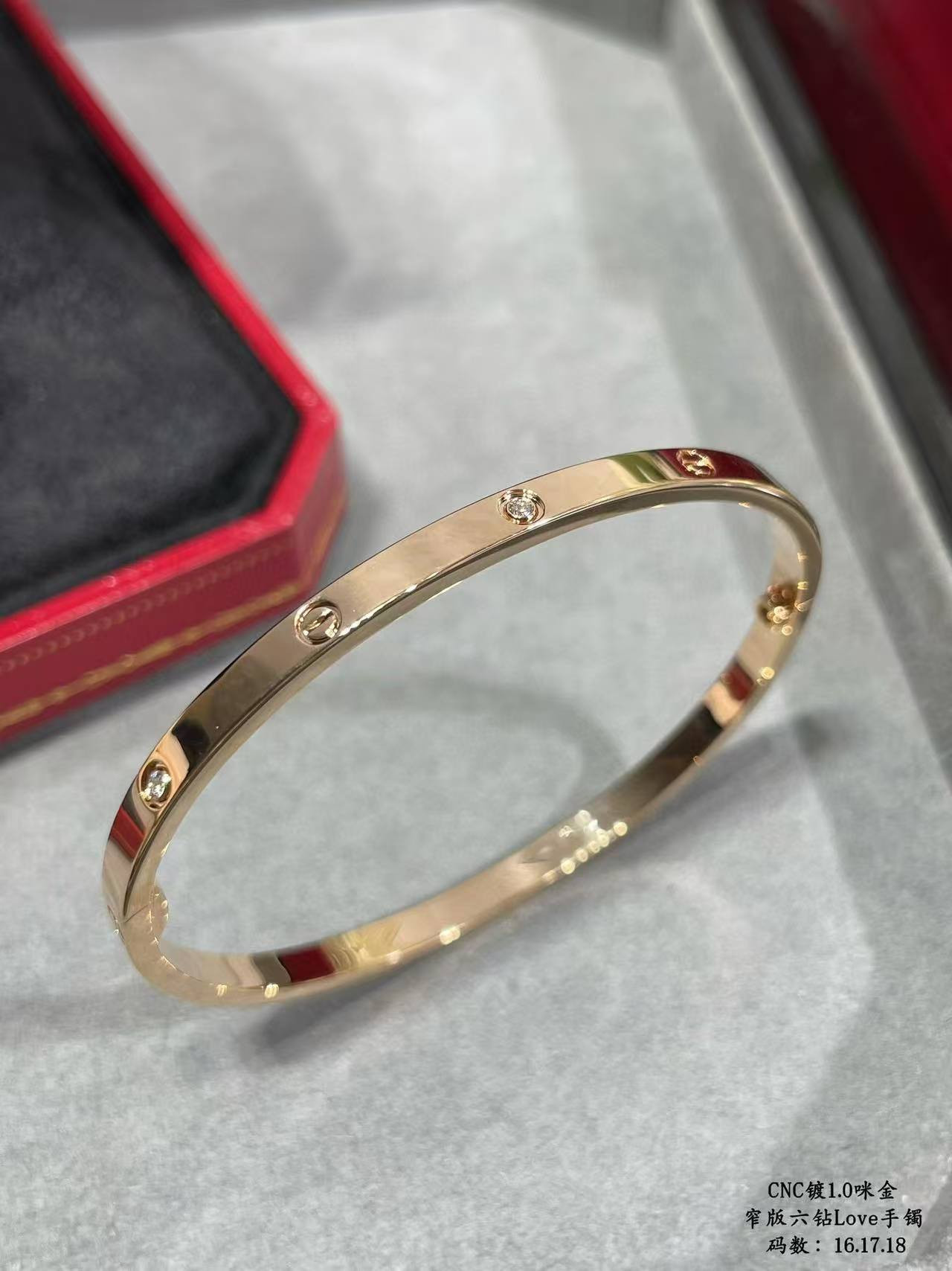 Ca*t1er Narrow version With D1am0nd Bracelet