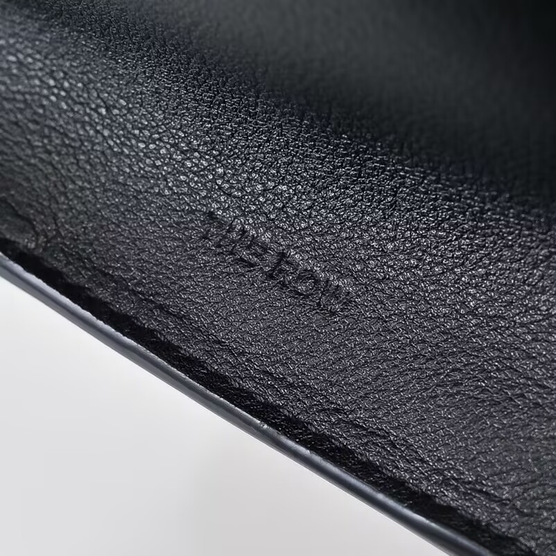 The R0w Marlo Bag in Leather 35.5x16x26cm