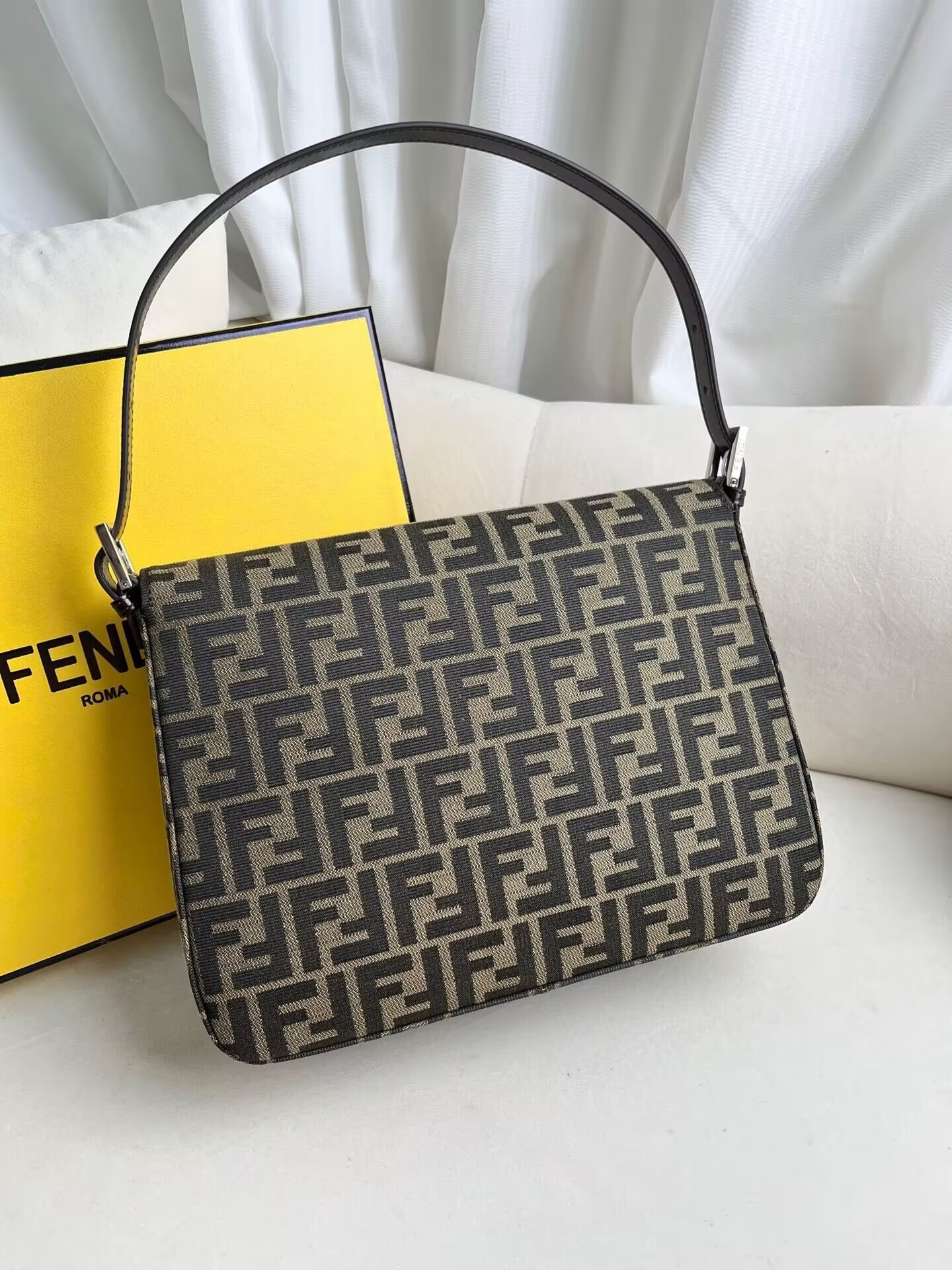 F**di Zucca Pattern Mamma Bucket Shoulder Bag 29x21x11cm
