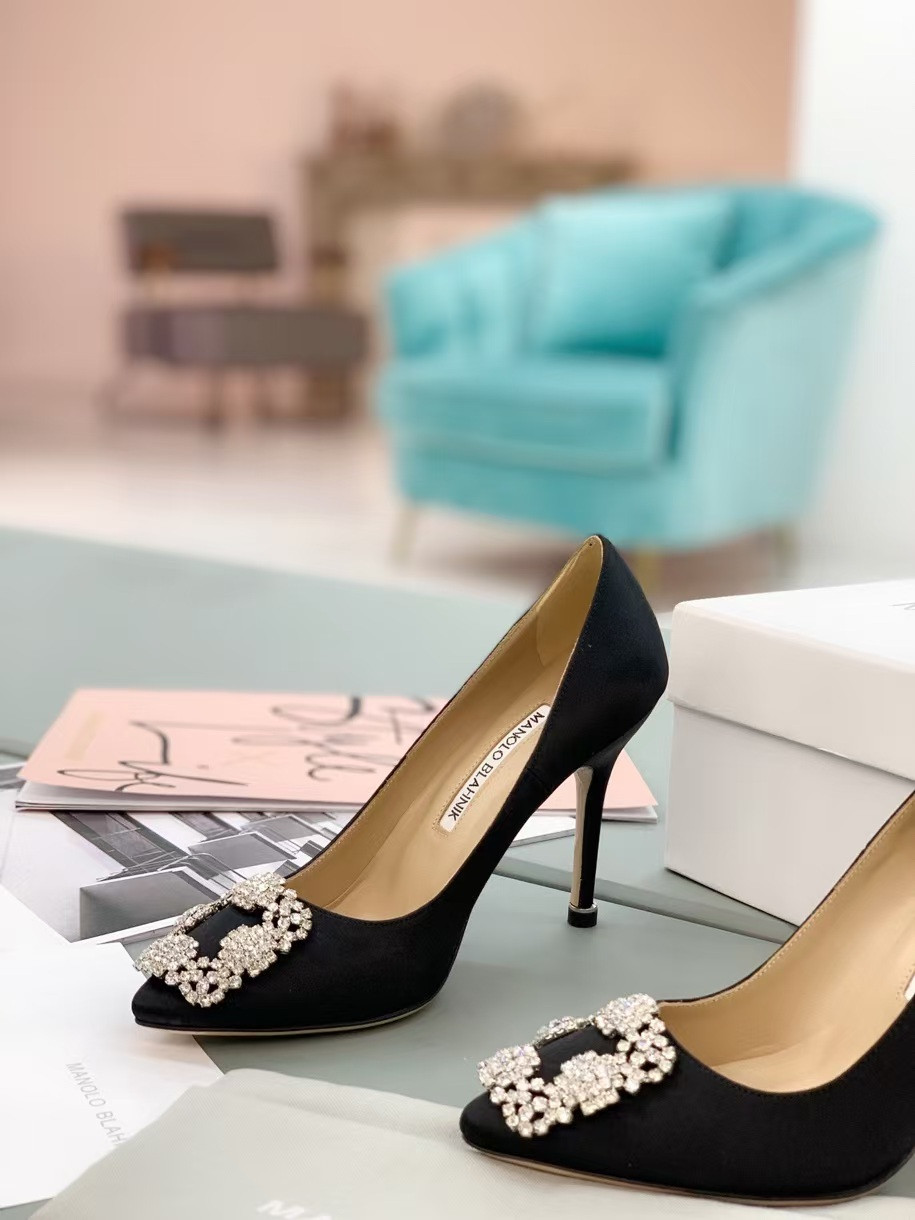 UA Man010 B1ahn*k HANGISI Black Satin Jewel Buckle Pumps