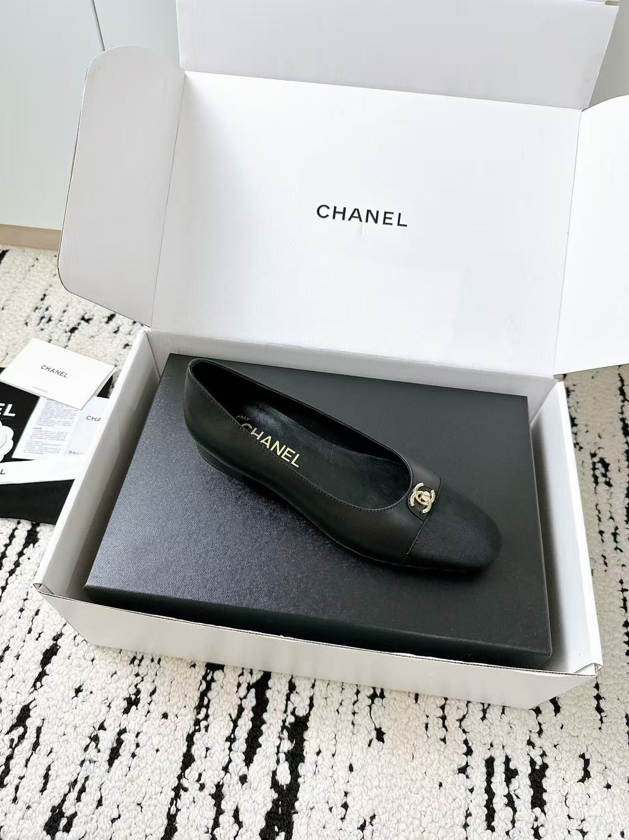 UA Ch**el Ballet Flats