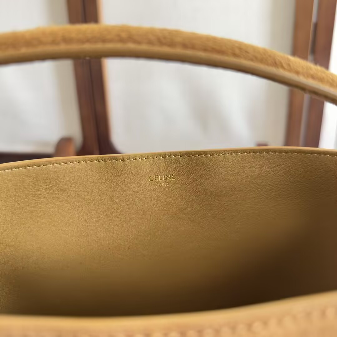 Ce1i*e MEDIUM BUCKET L0visE IN NUBUCK CALFSKIN 23.5x24x16cm