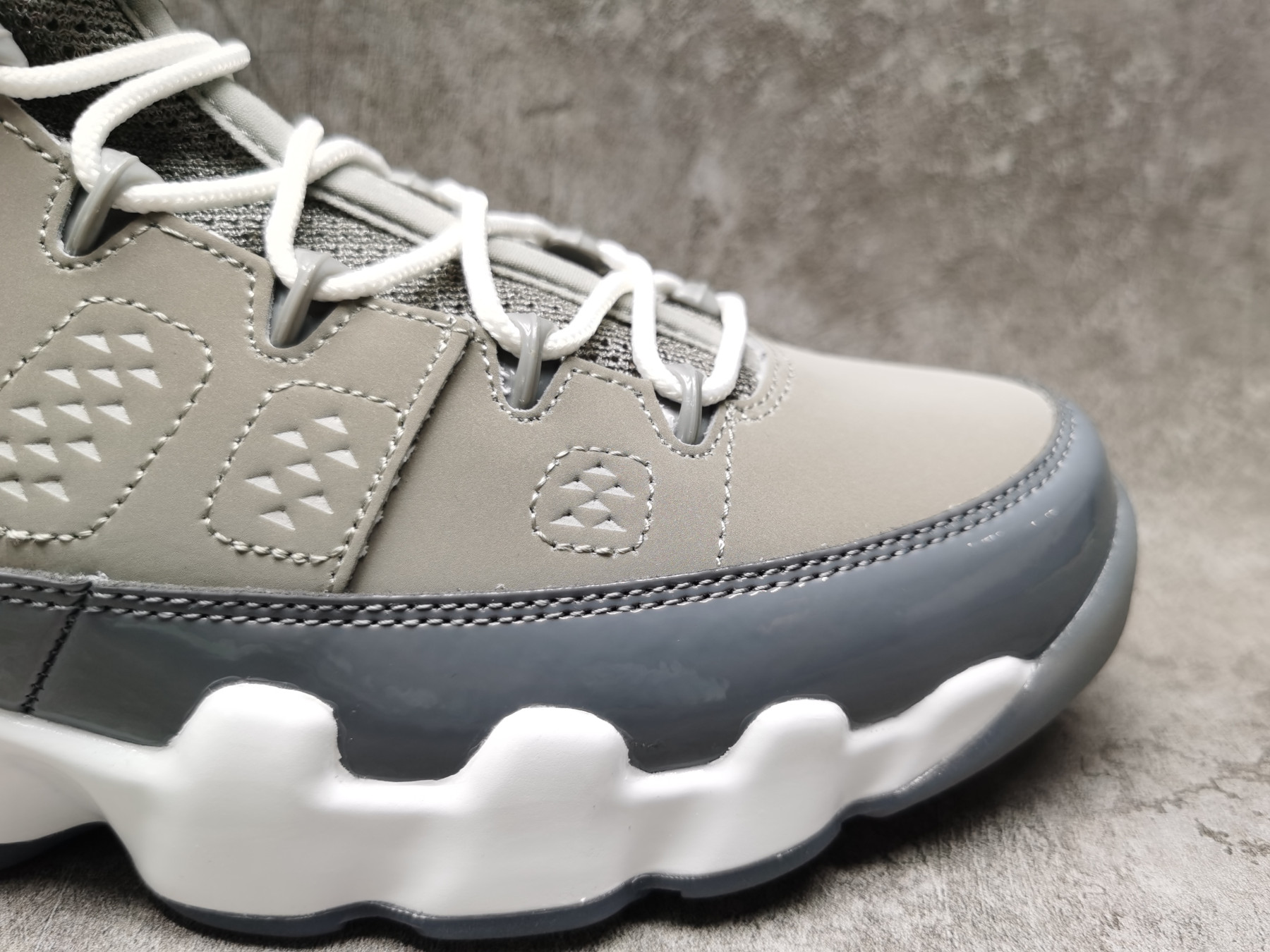 UA Air Jordan 9 Retro 