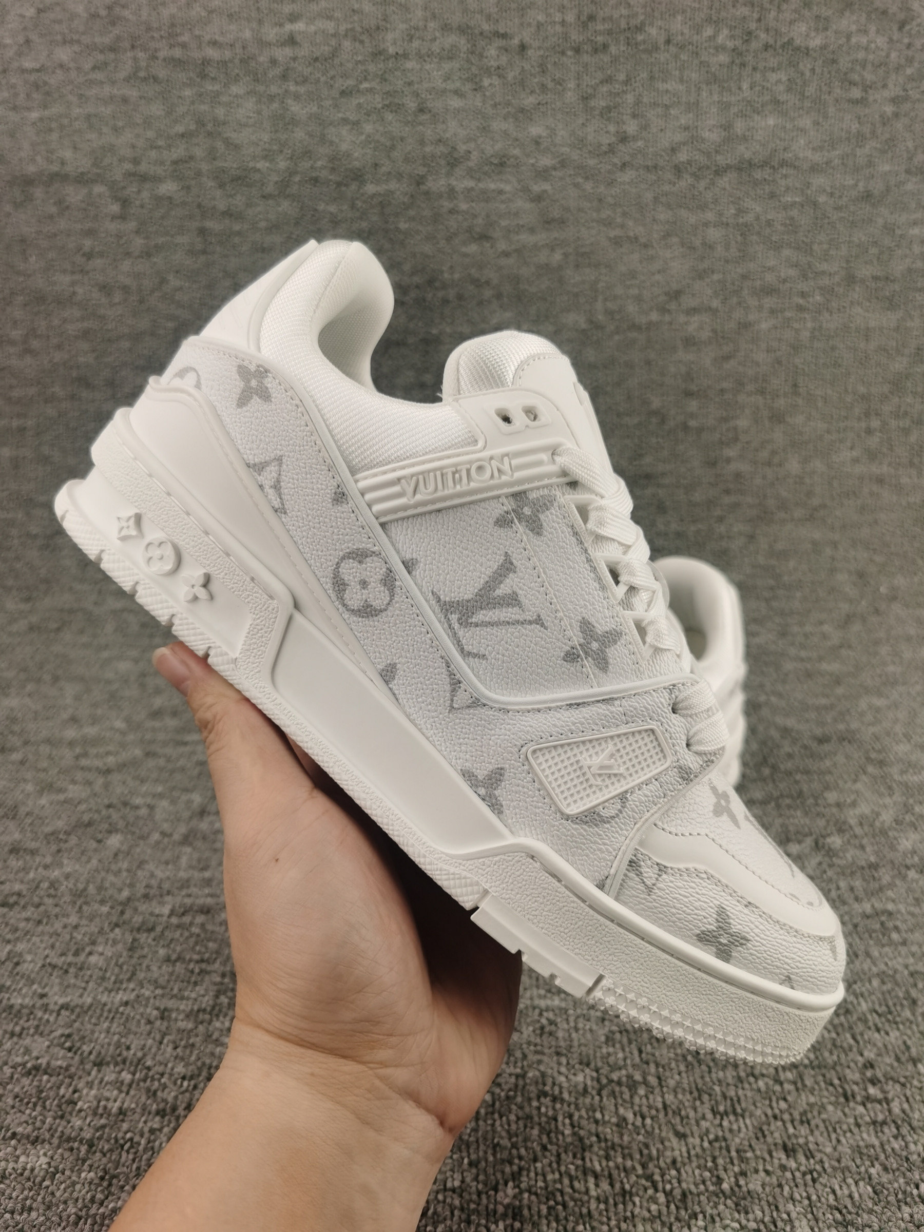 UA LV Trainer Sneaker