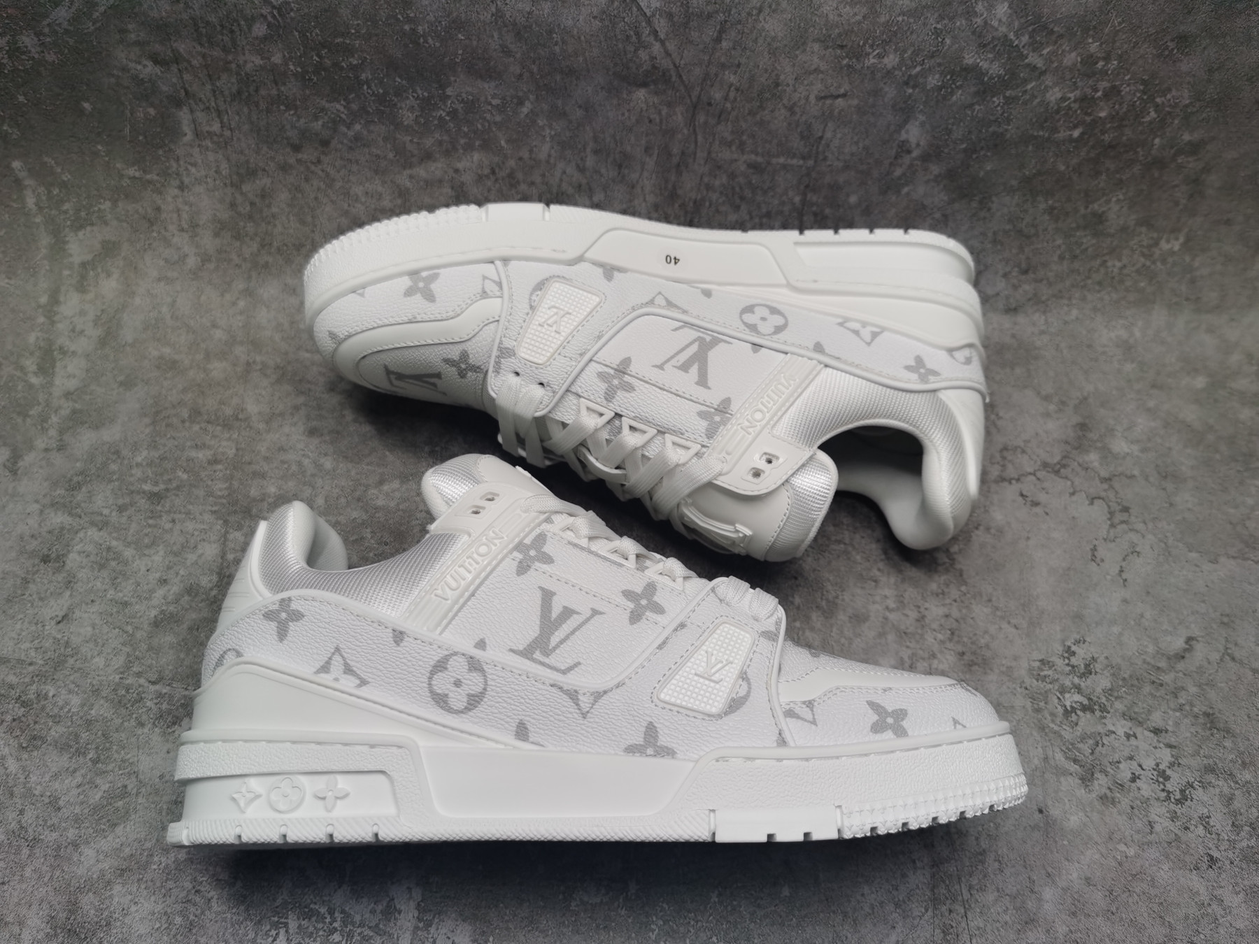 UA LV Trainer Sneaker