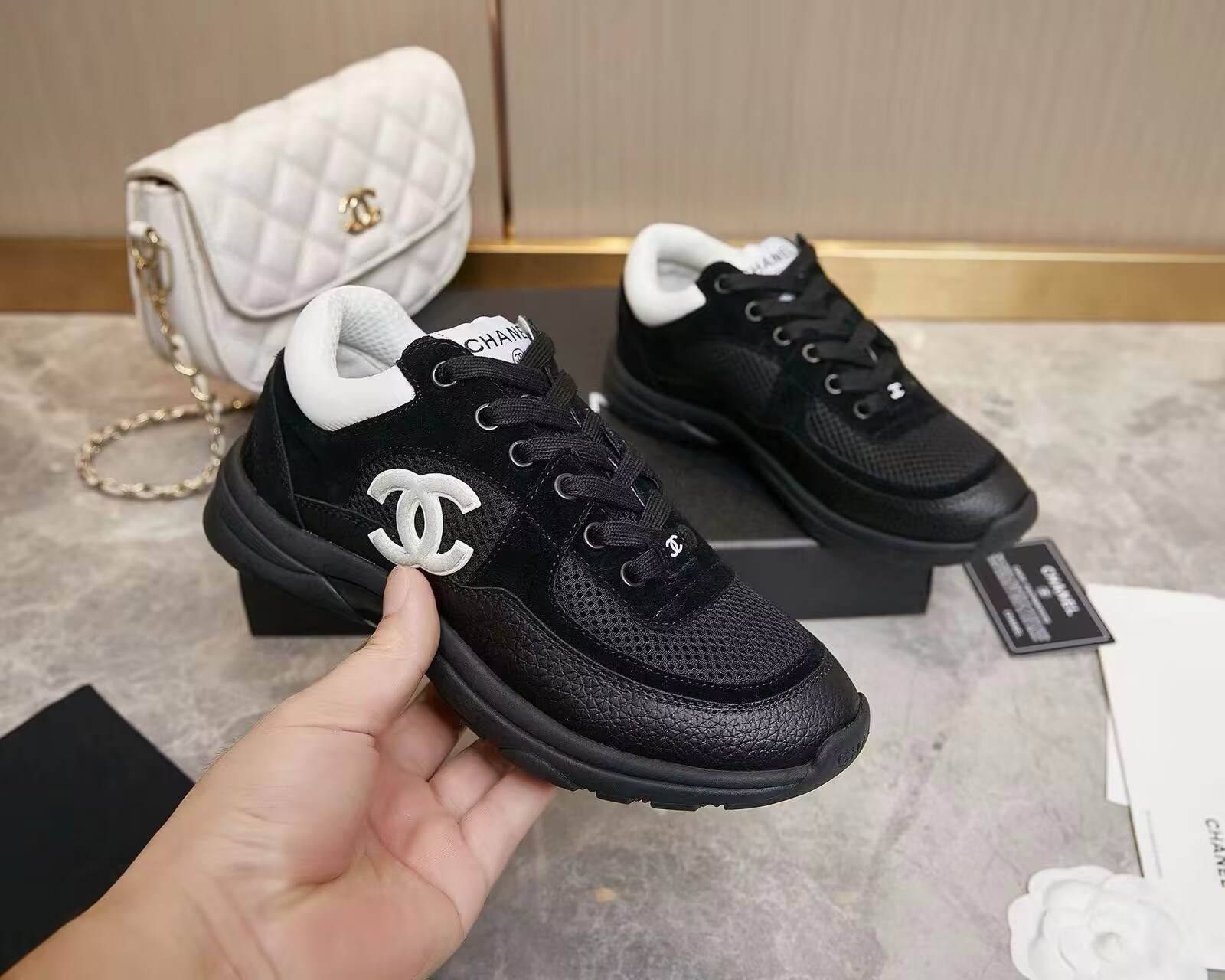 UA Ch**el SNEAKER
