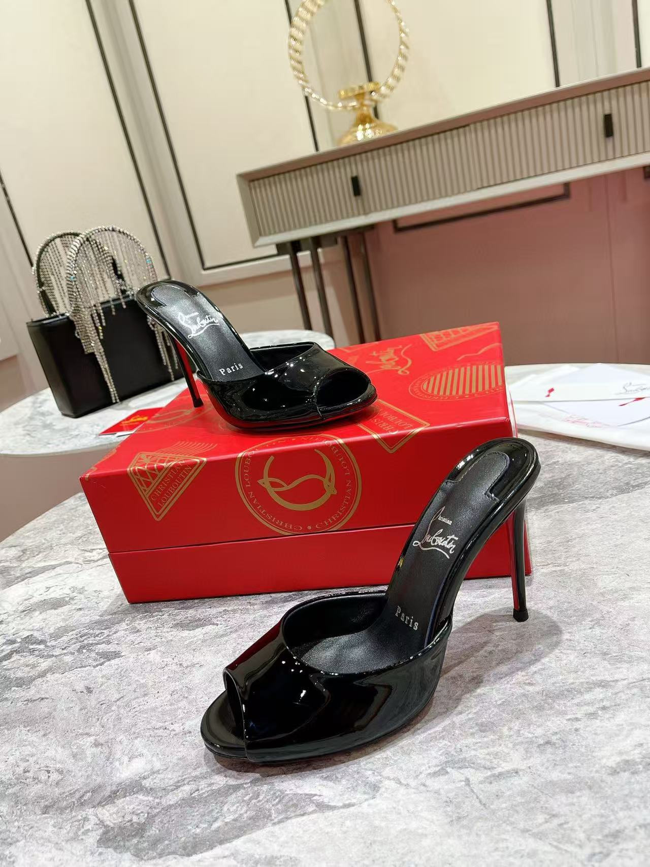 ua Chr1st1an louboutin me dolly patent leather mules