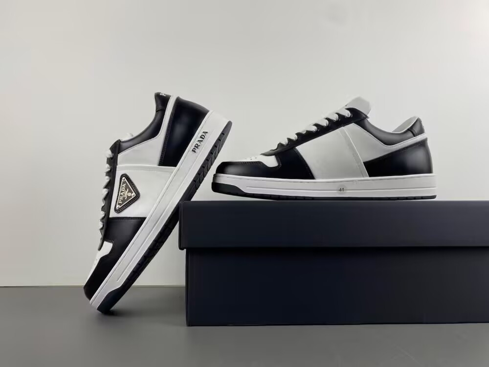 UA Pra*a Downtown Low Top Sneakers