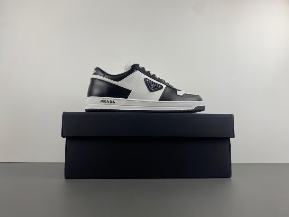 UA Pra*a Downtown Low Top Sneakers