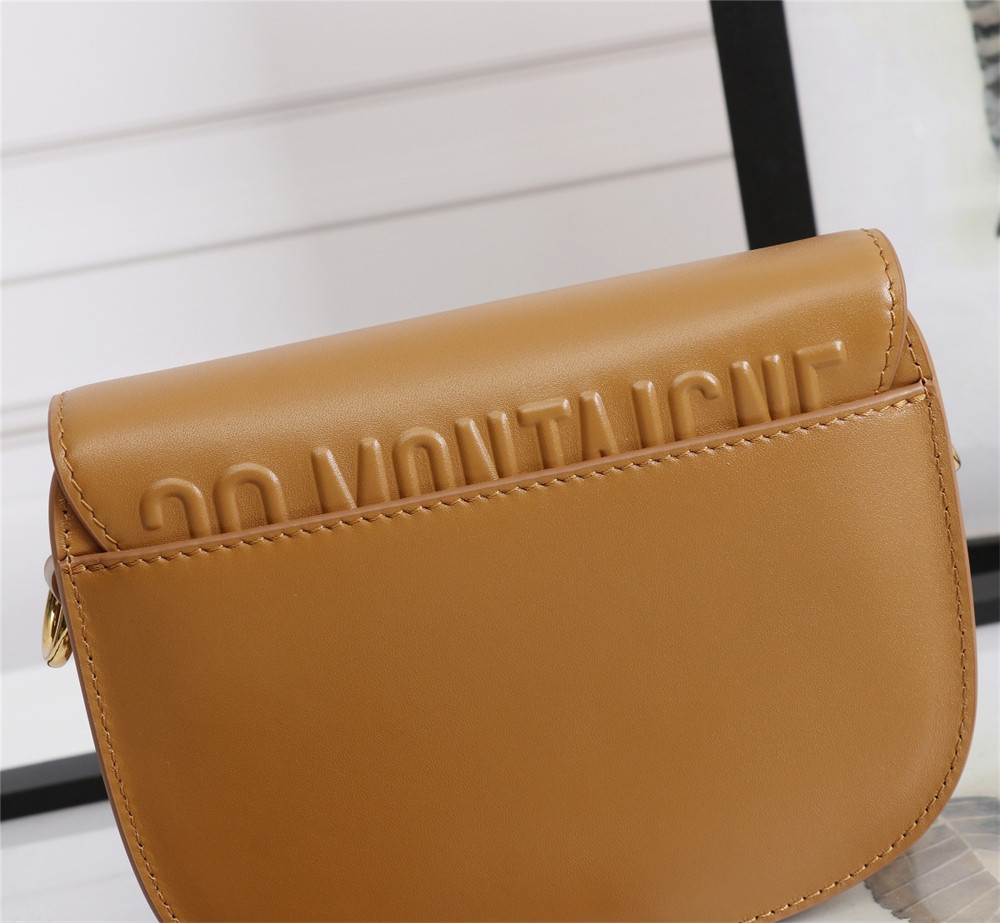 MEDIUM D10r BOBBY BAG Camel Box Calfskin