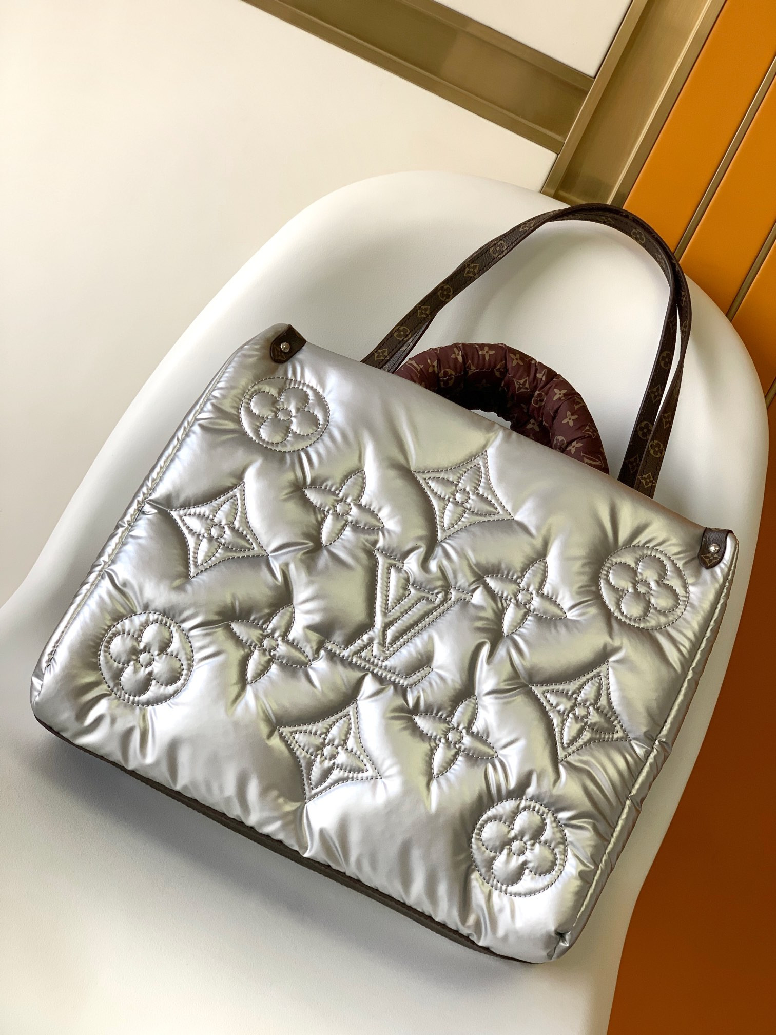 LV ONTHEGO M21069 35 x 27 x 14 CM
