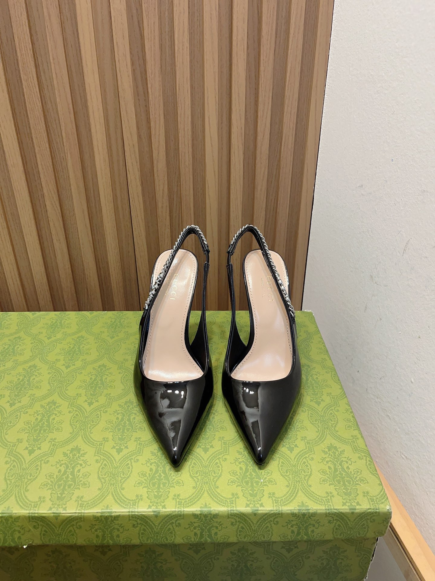 Gvc*1 SIGNORIA SLINGBACK PUMP High