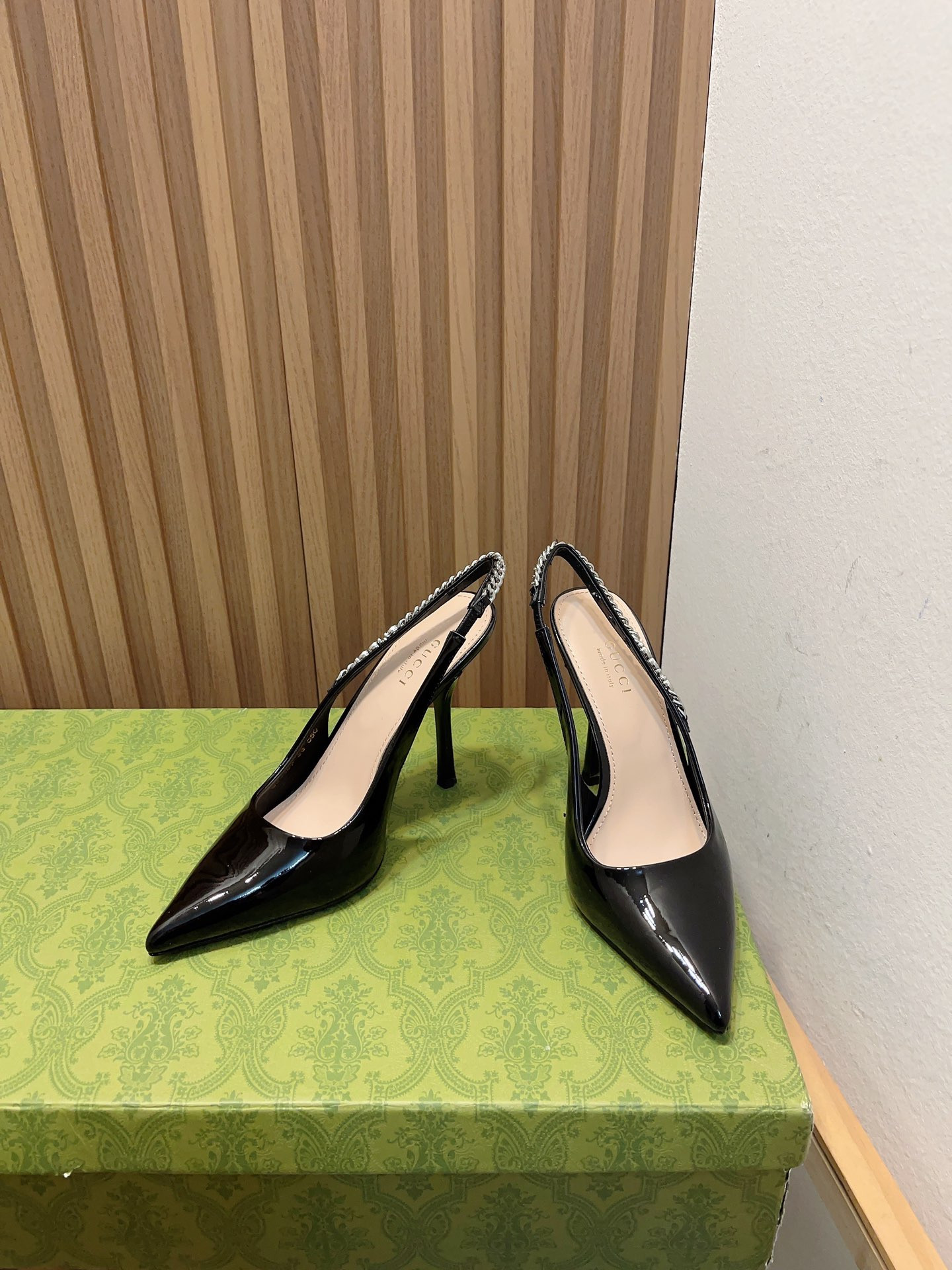 Gvc*1 SIGNORIA SLINGBACK PUMP High