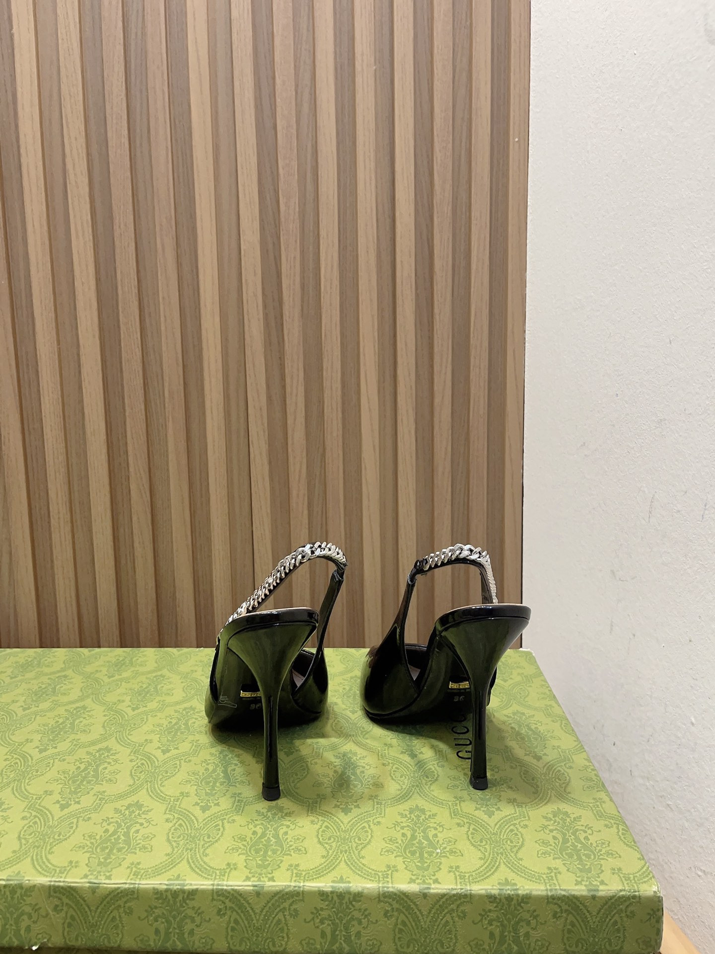 Gvc*1 SIGNORIA SLINGBACK PUMP High