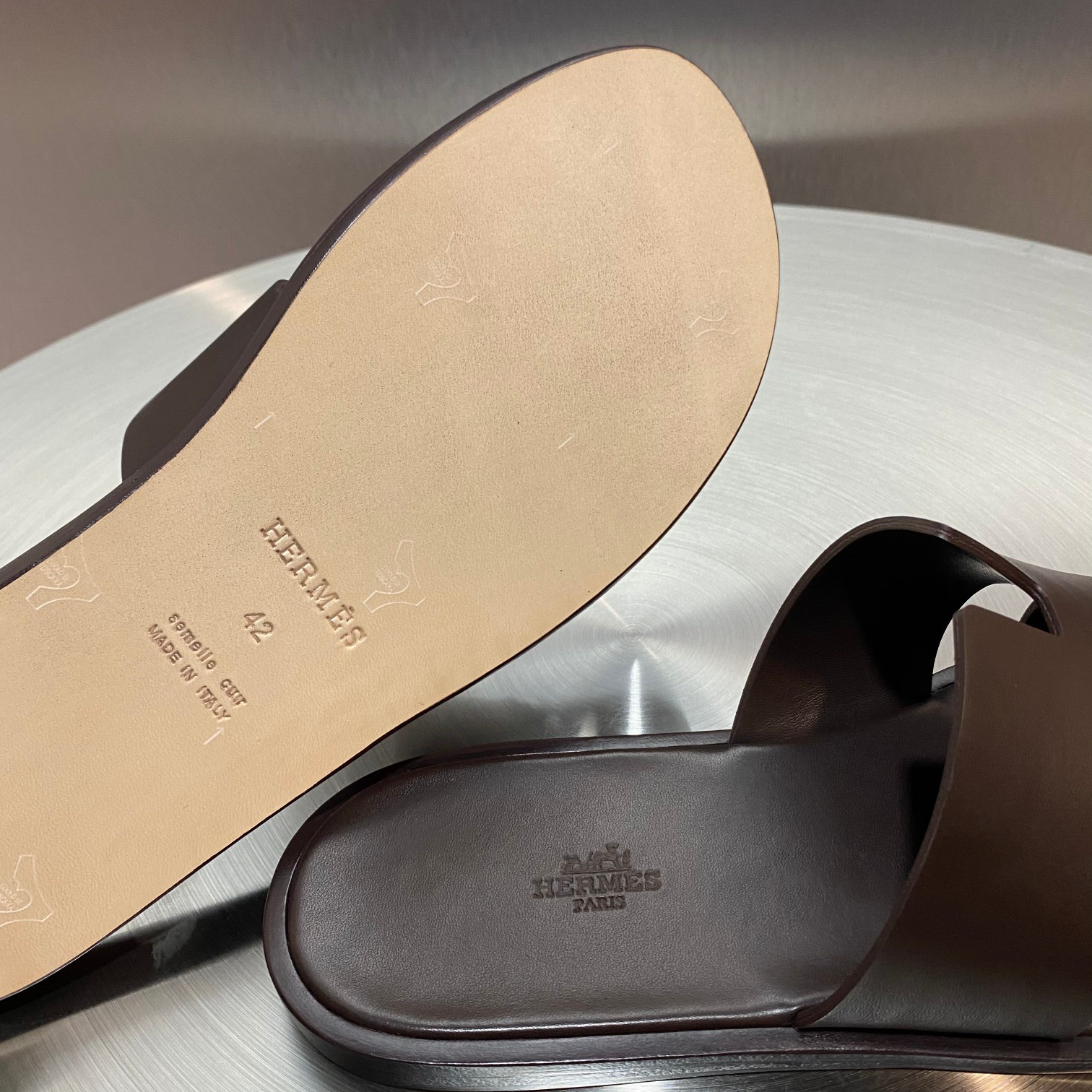 UA H**me5 Izmir sandal