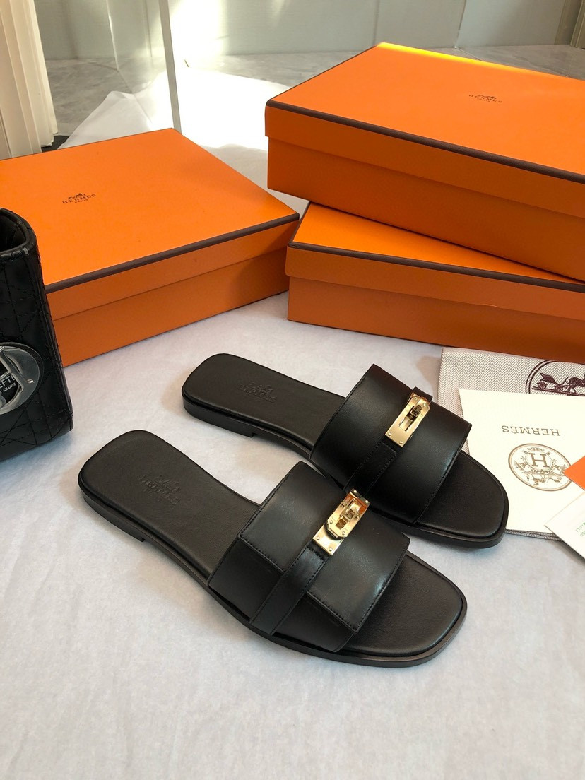 UA H**me5 Giulia sandal