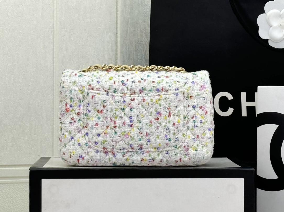 Ch**el MINI CLASSIC 11.12 HANDBAG 20 12 × 20 × 6 cm