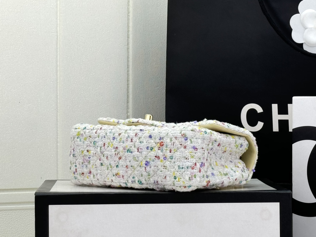 Ch**el MINI CLASSIC 11.12 HANDBAG 20 12 × 20 × 6 cm