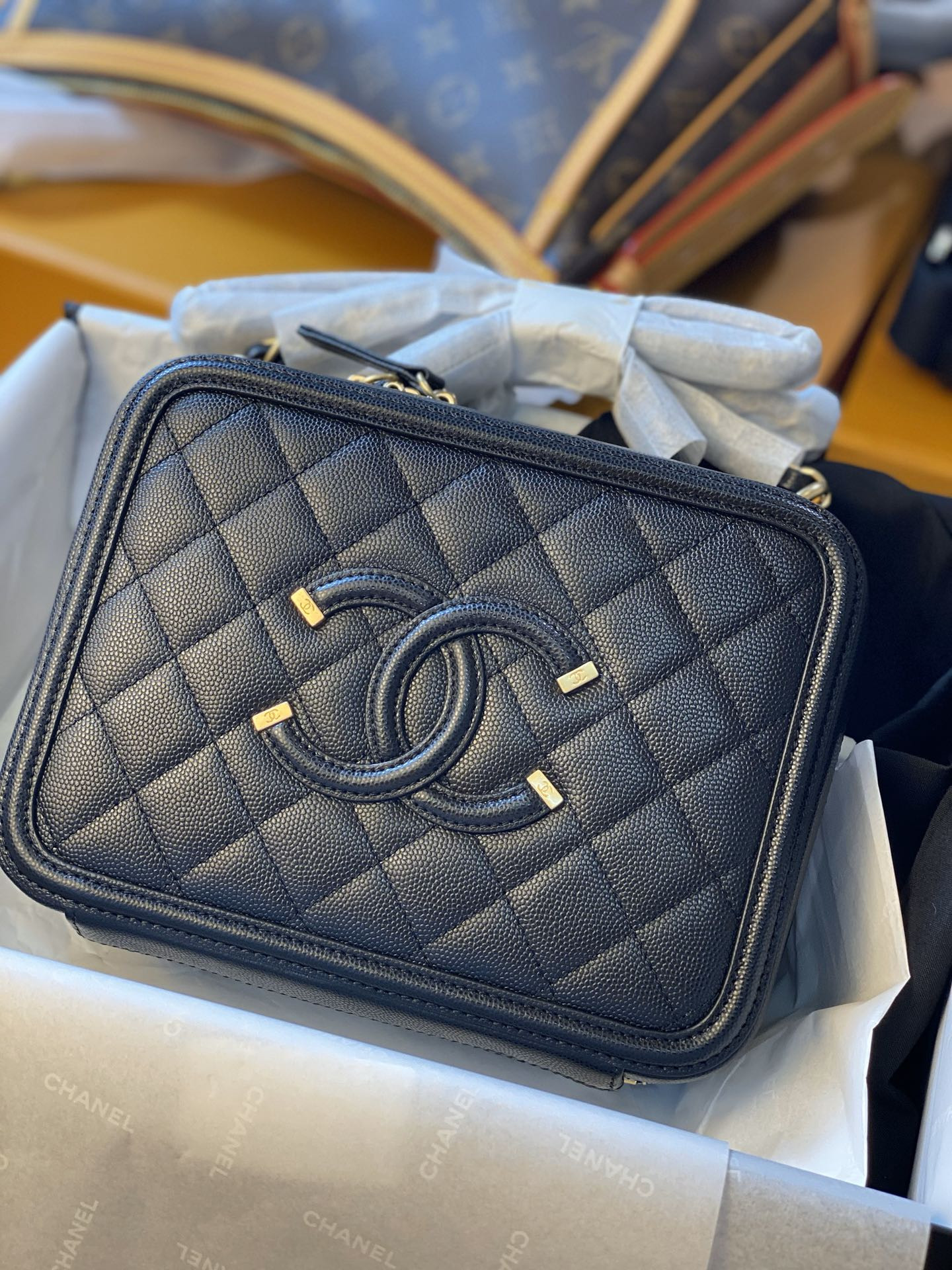 Ch**el VANITY CASE   17x7x13cm