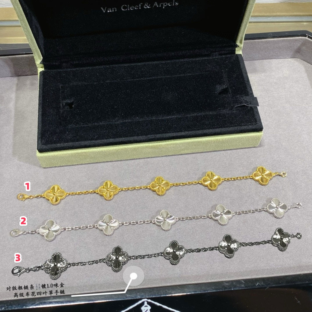 V*n Cl**f & Arpels Bracelet