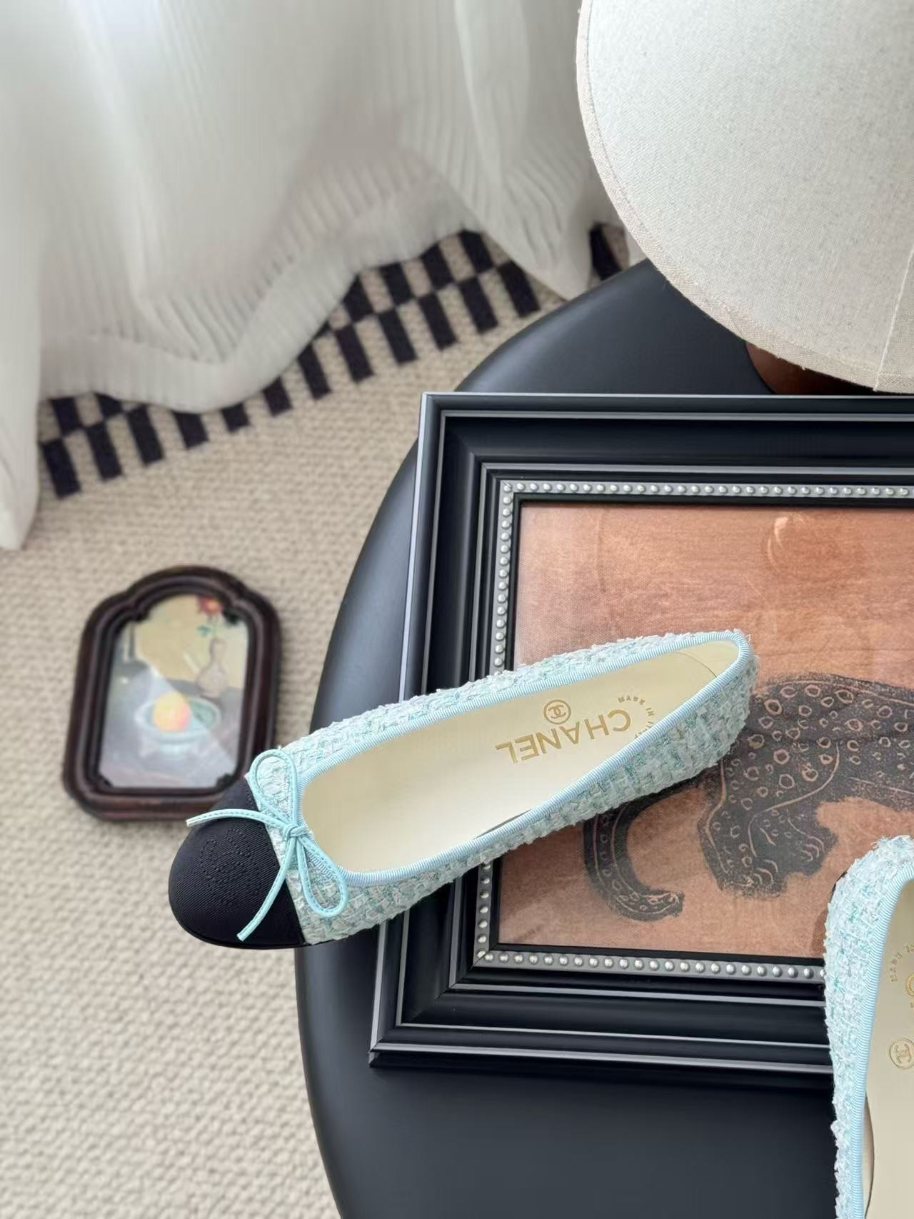 UA Ch**el Ballet flats