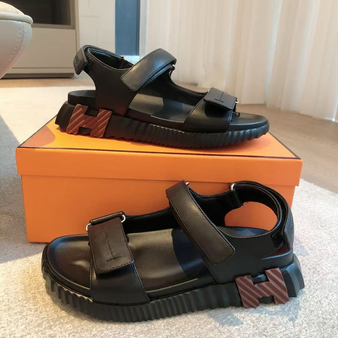 UA H**me5 Junior sandal