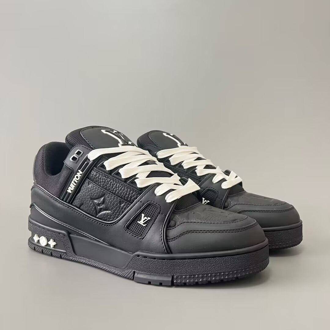 UA L0vis Vvtt0n LV Trainer Black