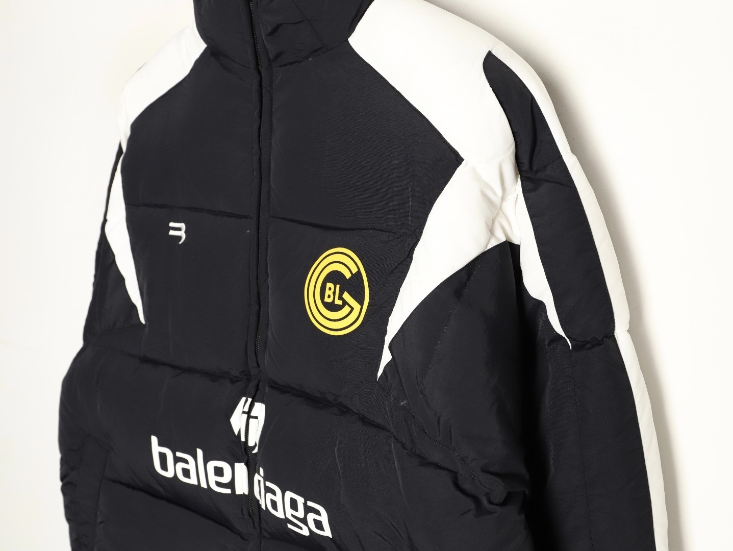 Ba1en*iaga Coats