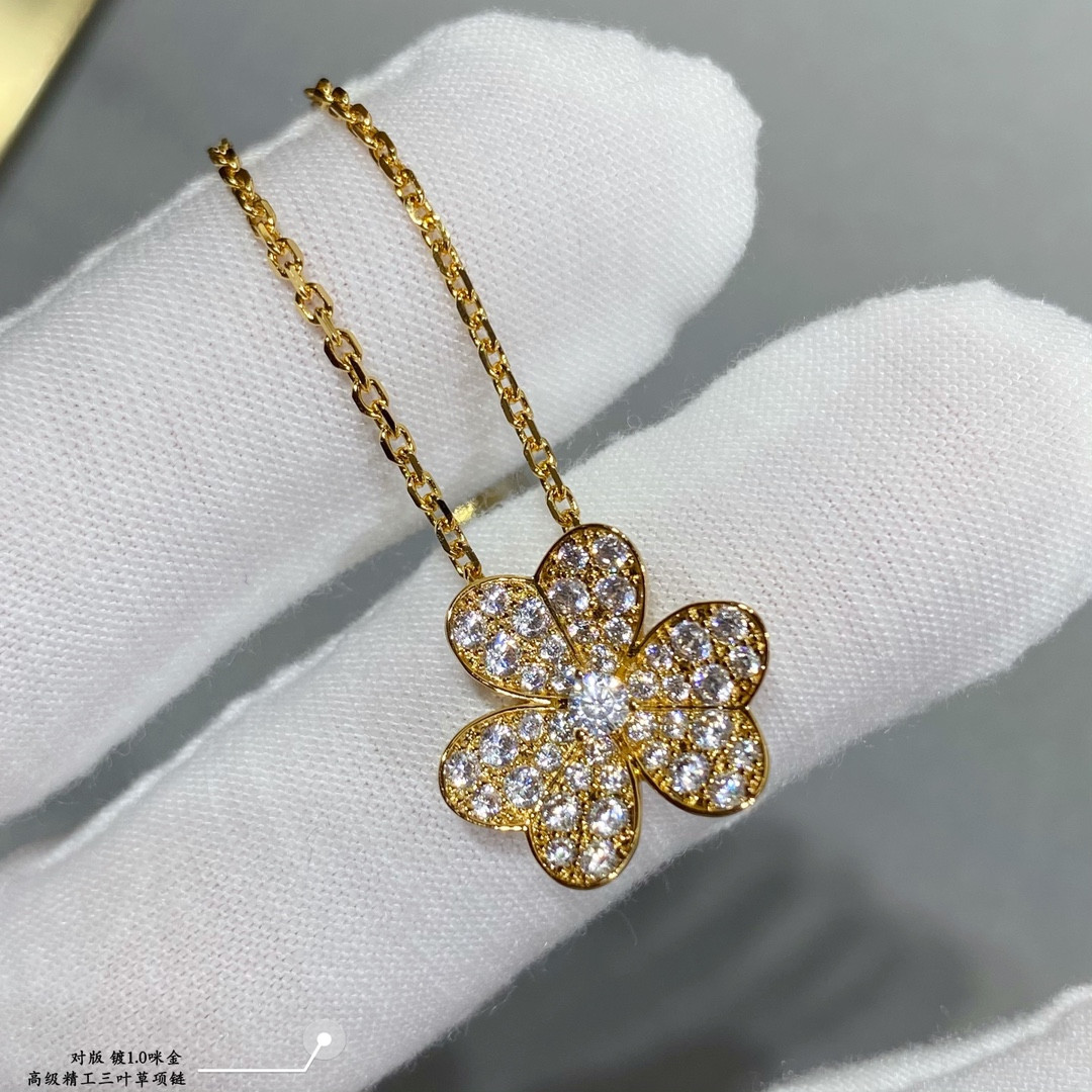 V*n Cl**f & Arpels Full D1am0nd clover Necklace