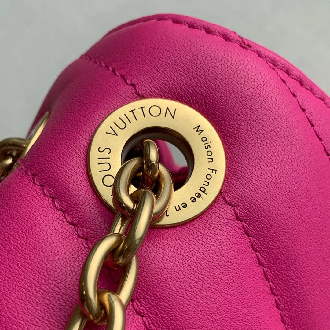 LV NEW WAVE CHAIN BAG M58553
