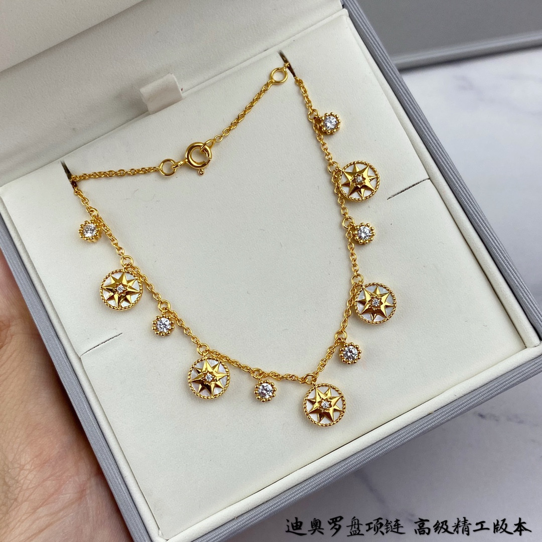 D10r compass Necklace