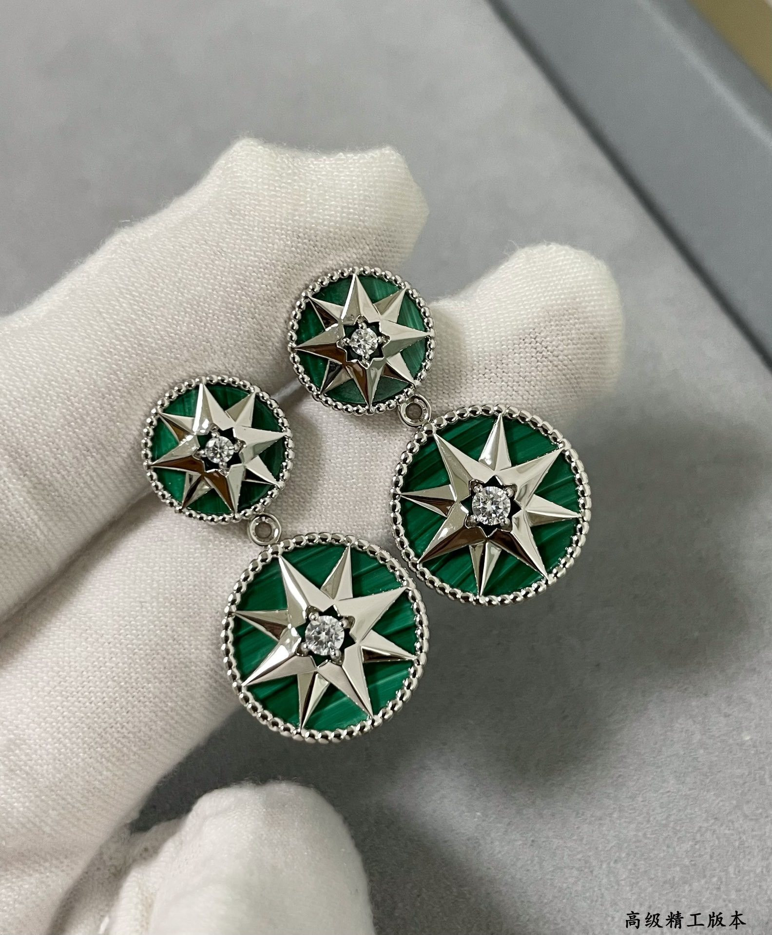 D10r Rose des Vents Earring