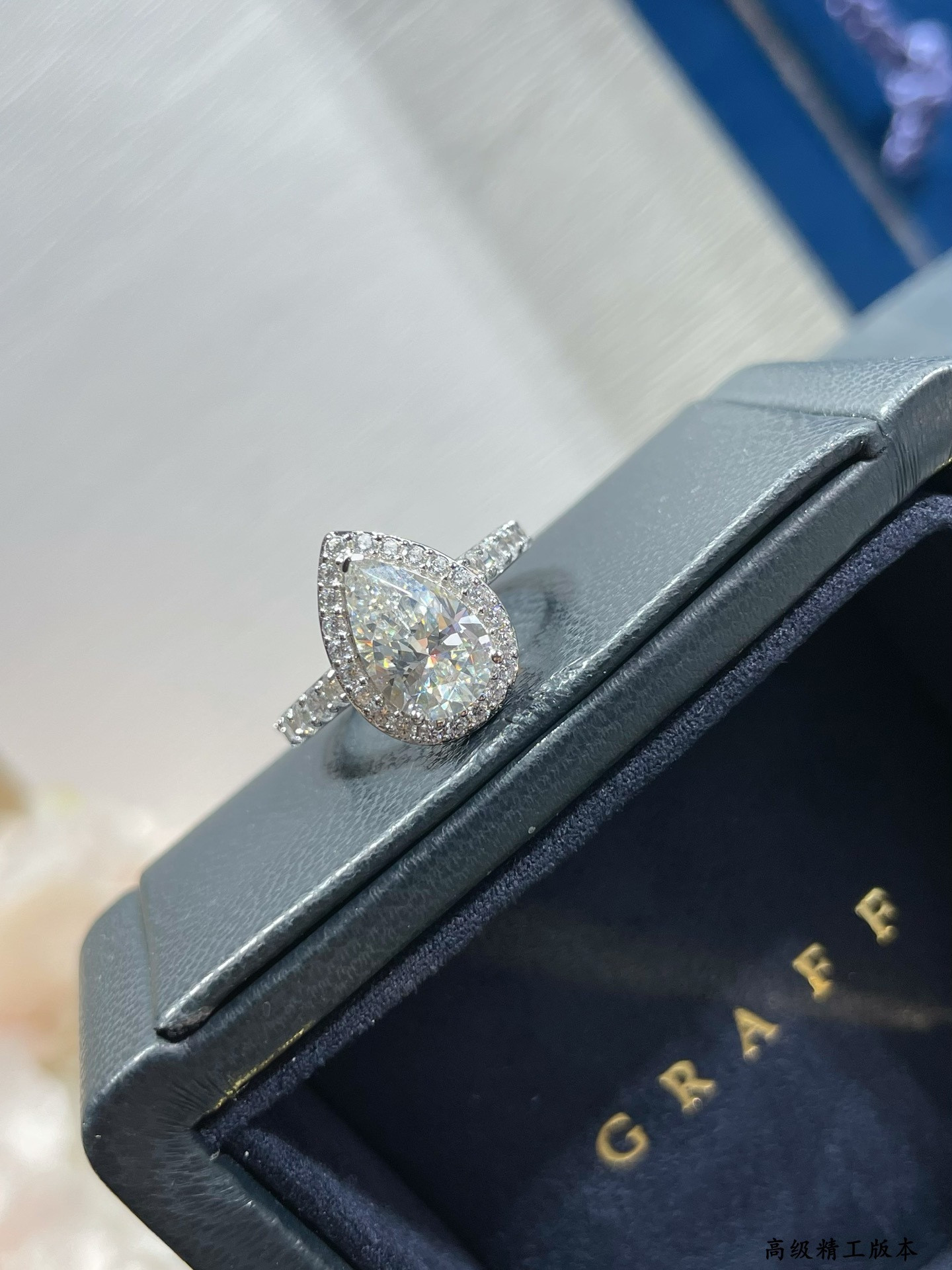 Graff Teardrop-shaped D1am0nd Ring Ag925