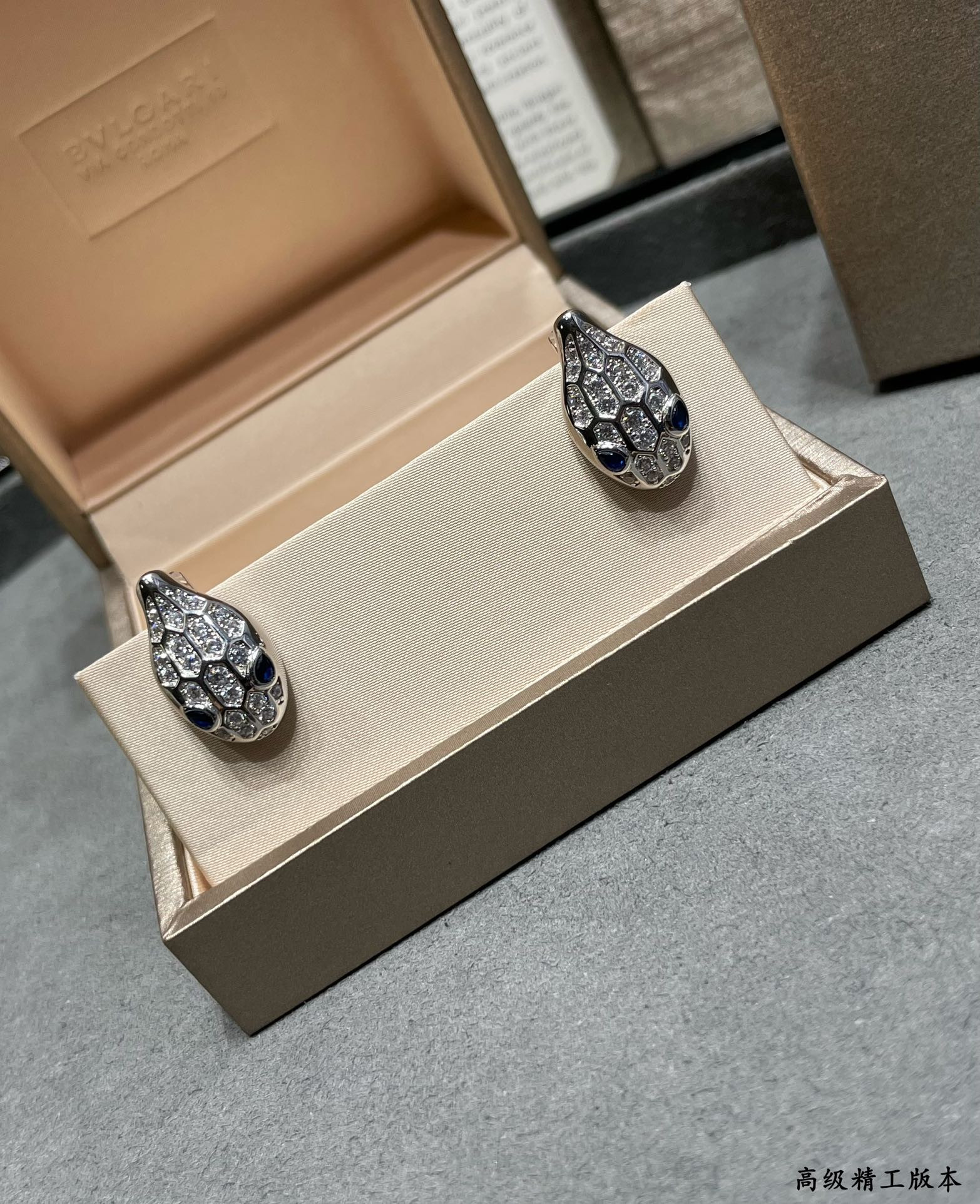 Bv1g*ai Full of snakes Earrings