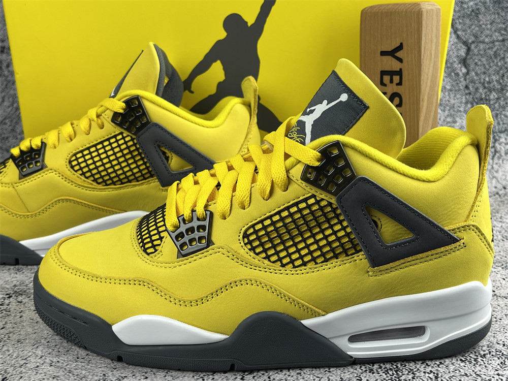 UA AIR JORDAN 4 RETRO 
