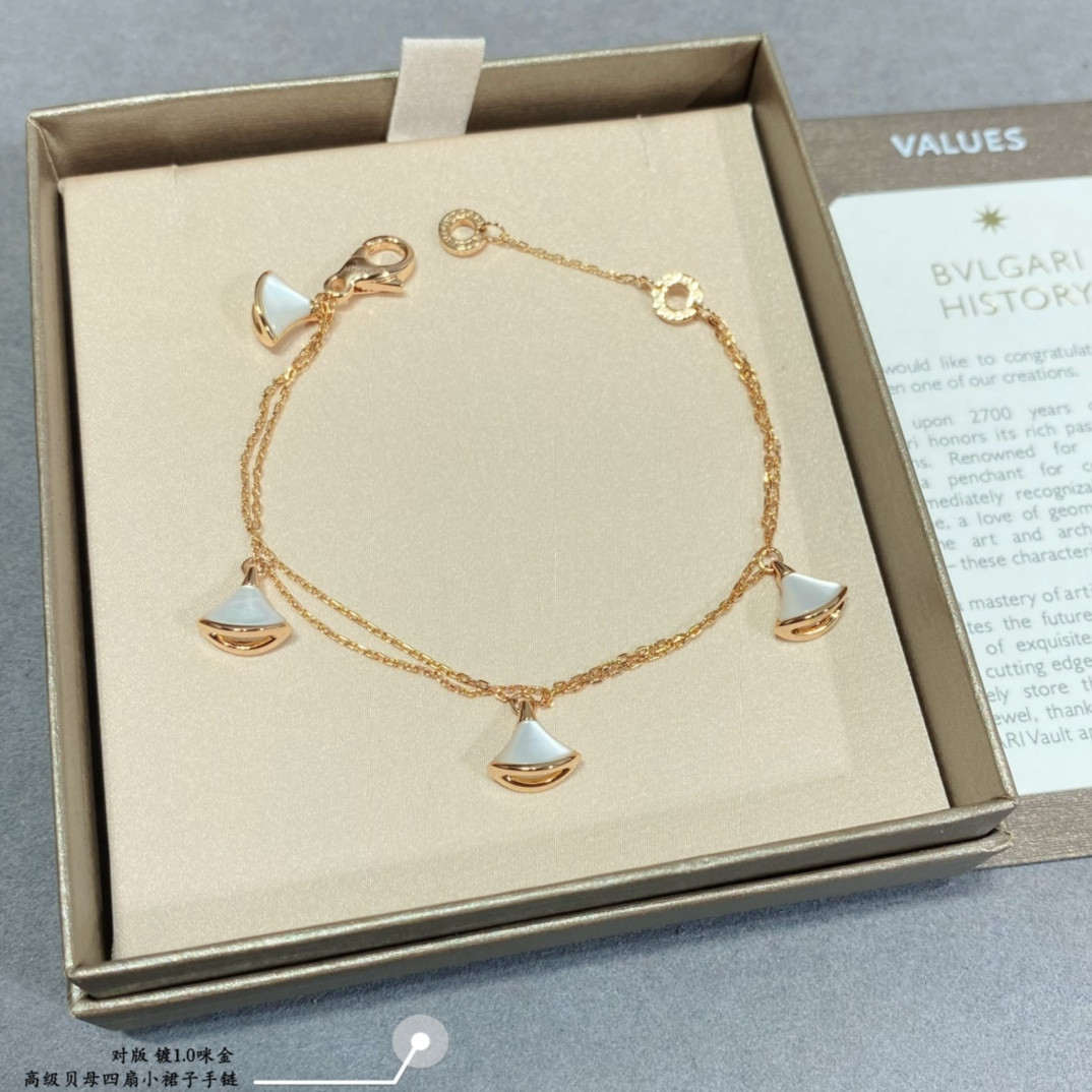 Bv1g*ai Four mini skirts Bracelet