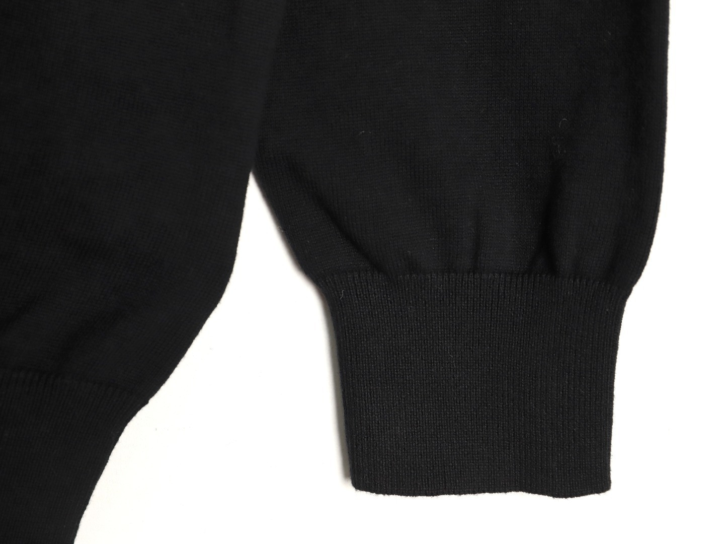 L0vis Vvtt0n Hoodies